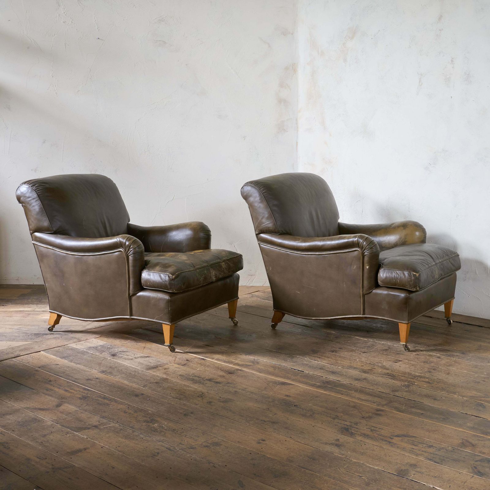 Howard And Sons   Pair Of Ivor Armchairs photo furniture