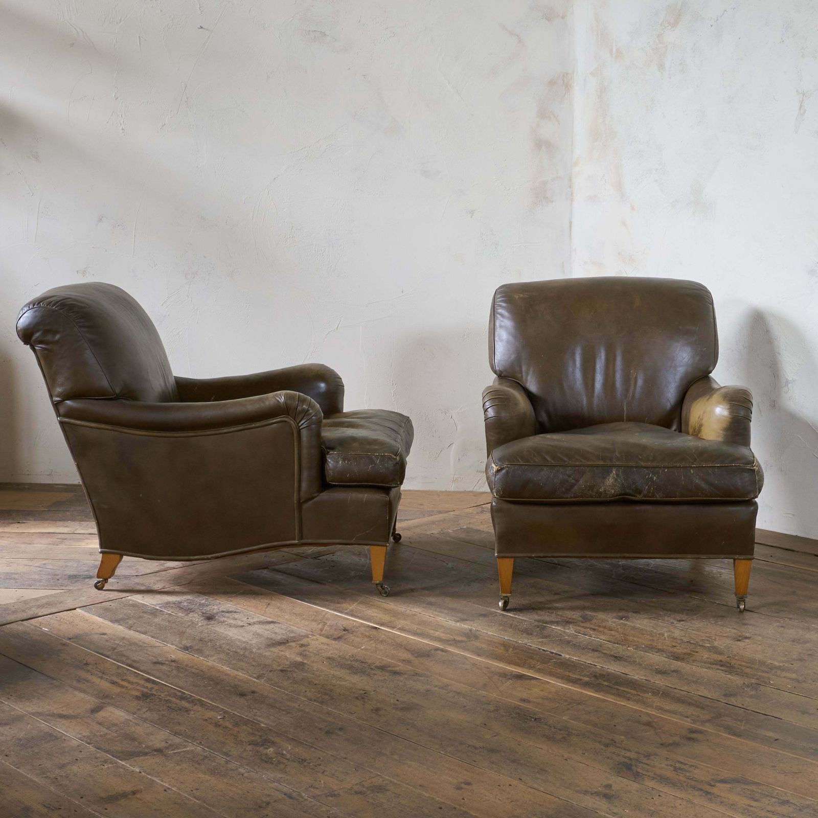 Howard And Sons   Pair Of Ivor Armchairs photo 15525.0