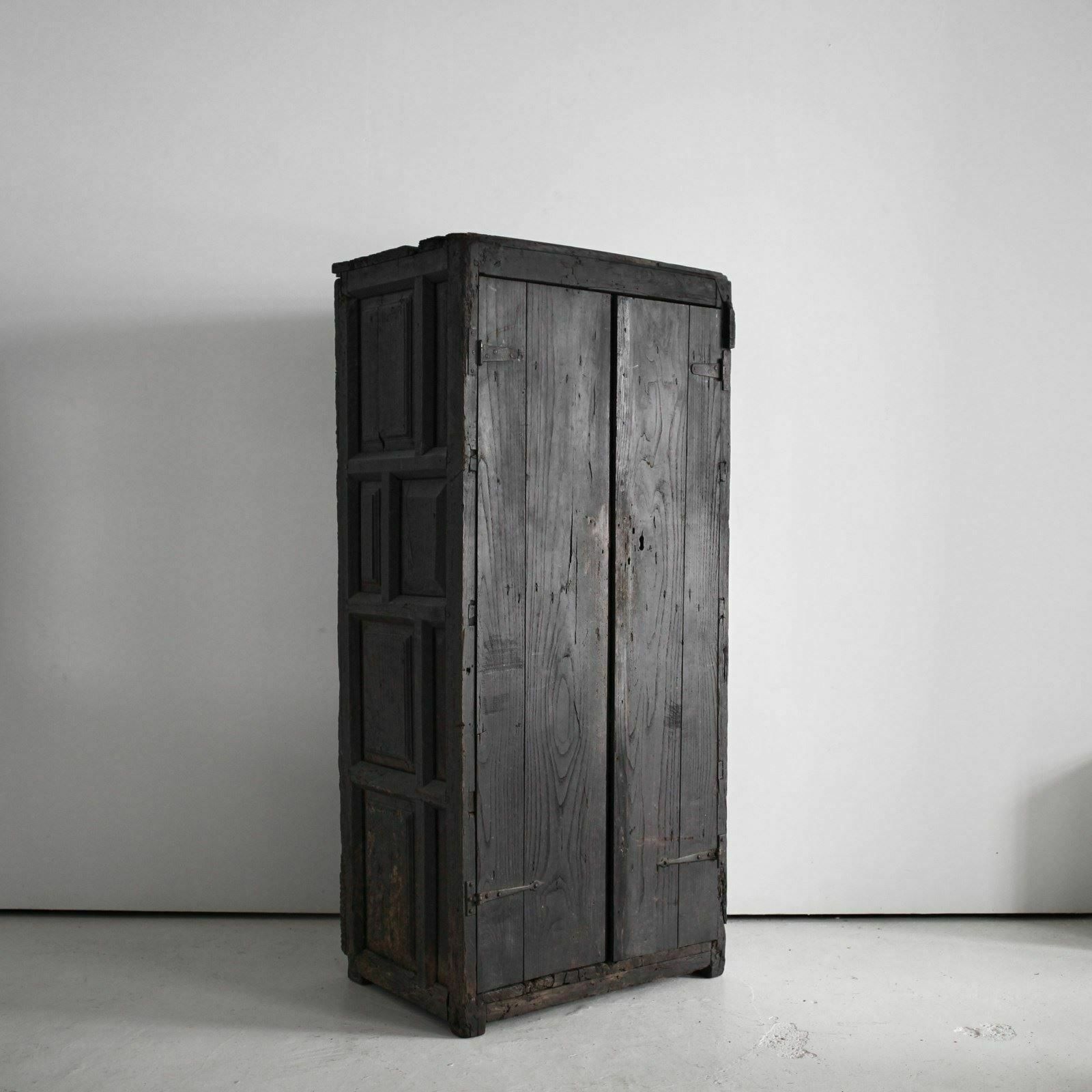 Xxl 17th C. Portuguese Mountain Cupboard In Blackened Chestnut