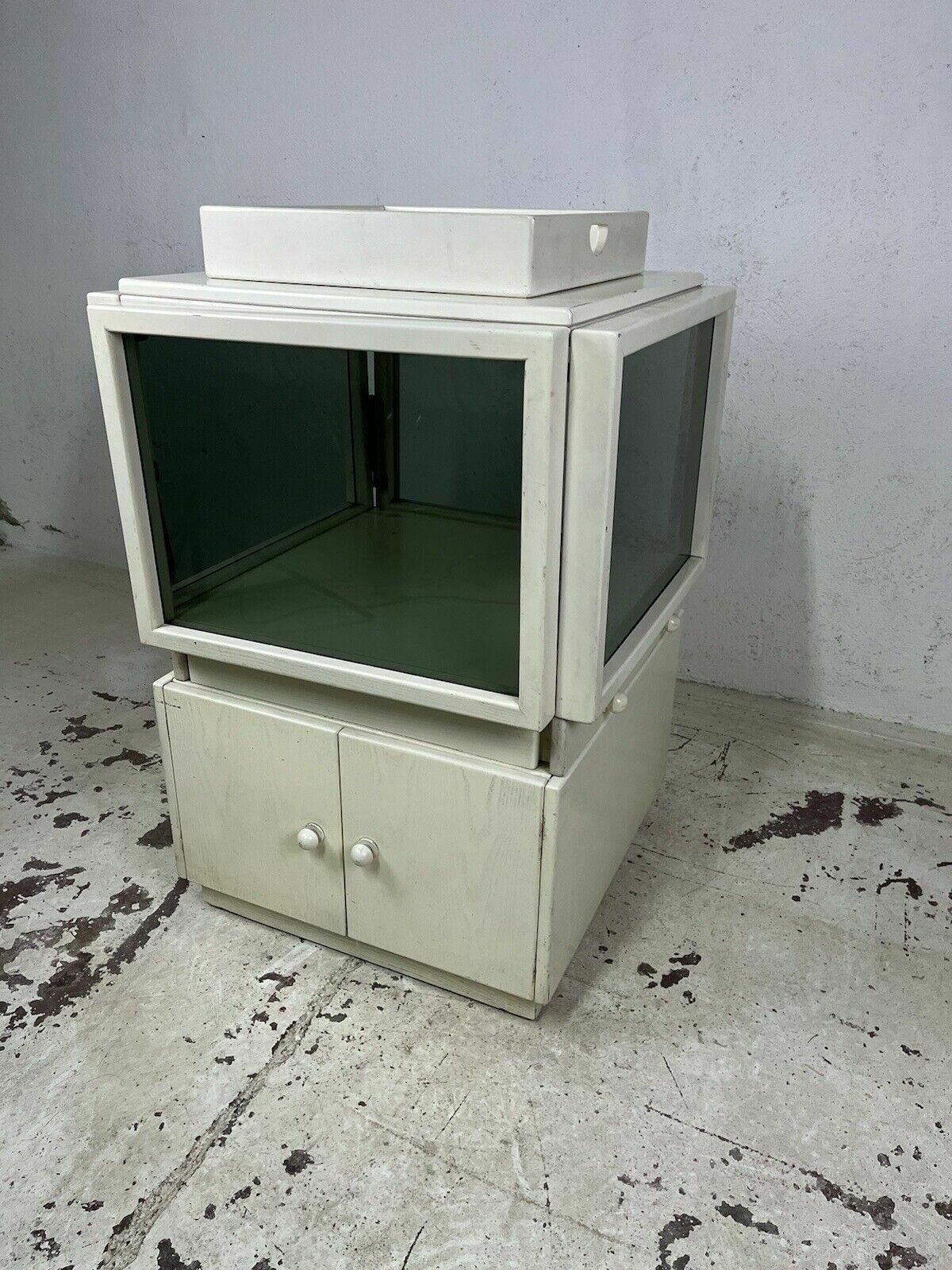 photo vintage Bar Cabinet With Wooden Glass Wheels Gianfranco Frattini Bernini 1960s Vintage Design