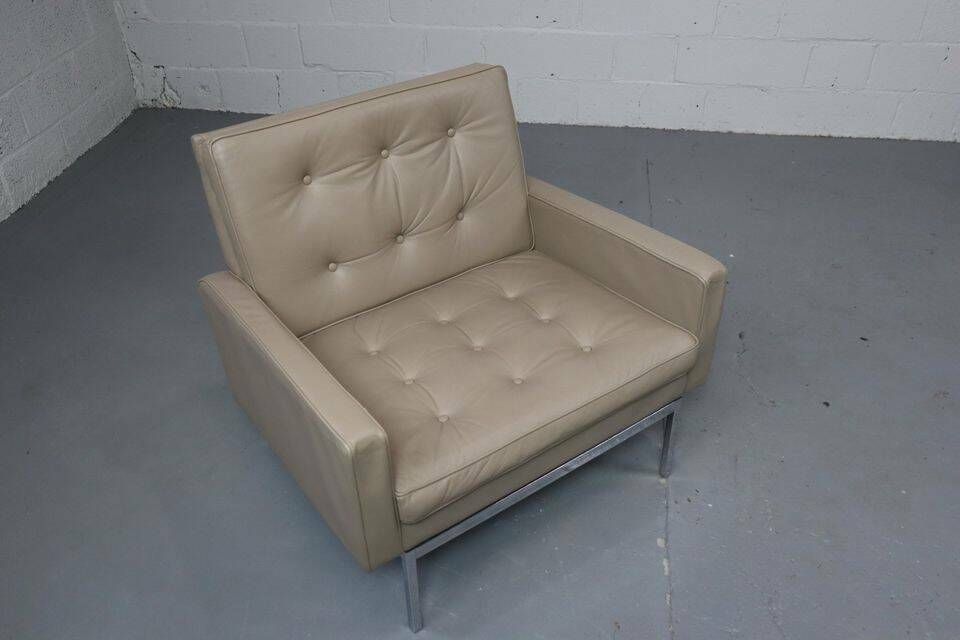 photo furniture Florence Knoll Lounge Chairs Model 65a For Knoll International.