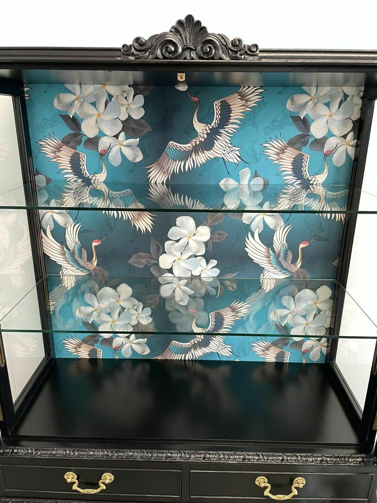 Black Bevelled Glass Door Display Cabinet With Turquoise Crane Design photo Furniture