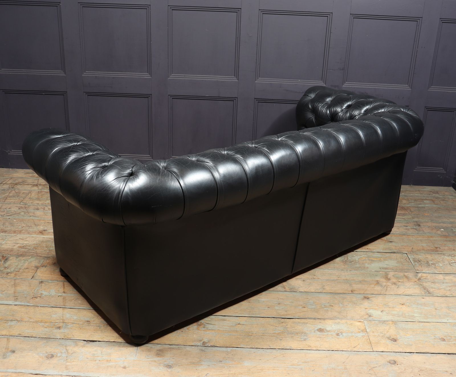 Furniture Black Leather Buttoned Seat Chesterfield Sofa photo