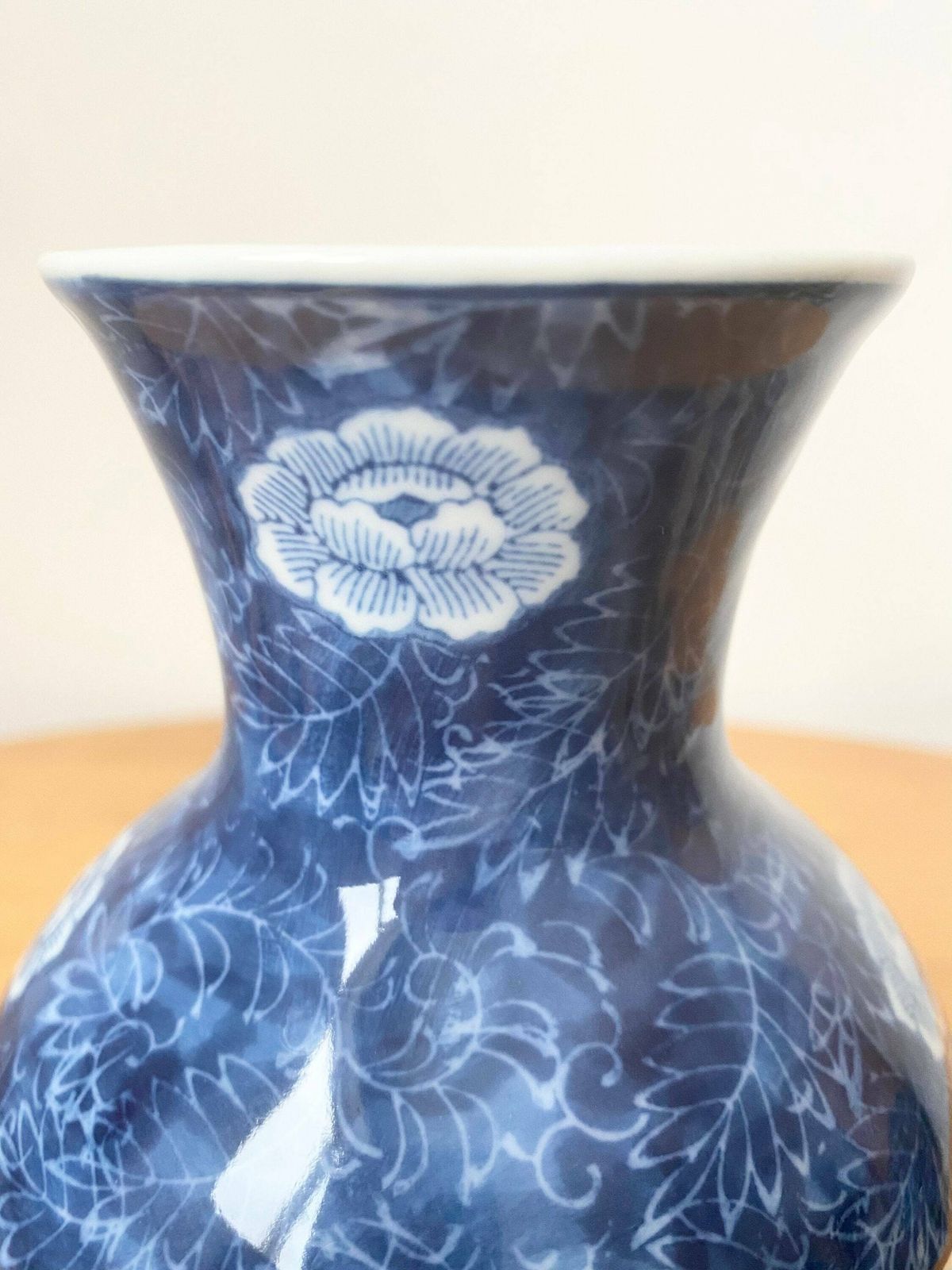 Japanese Arita Imari Handmade Twisted Lattice Vase, Woven Lattice Weave photo vinterior