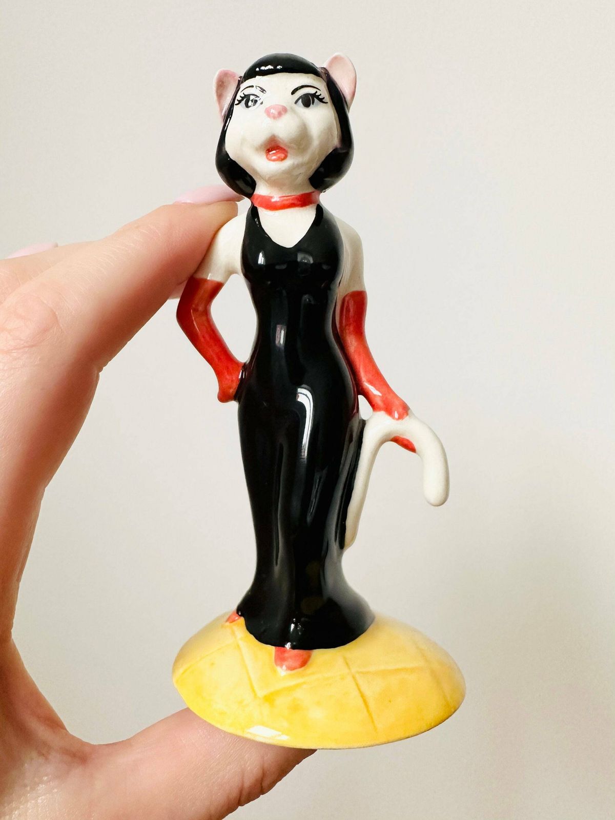 Beswick Purrfect Pitch Figurine Cc1 England Cat Singer Cat Chorus Collection photo for sale