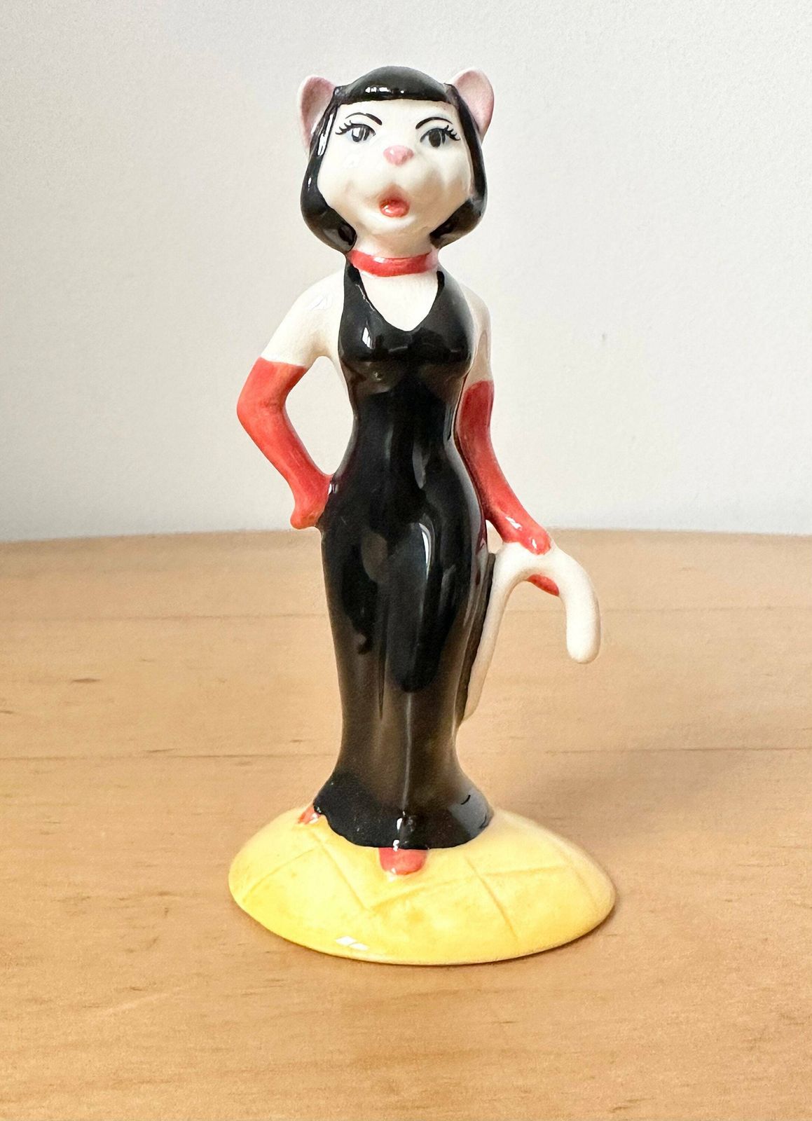 Beswick Purrfect Pitch Figurine Cc1 England Cat Singer Cat Chorus Collection photo Home Decor