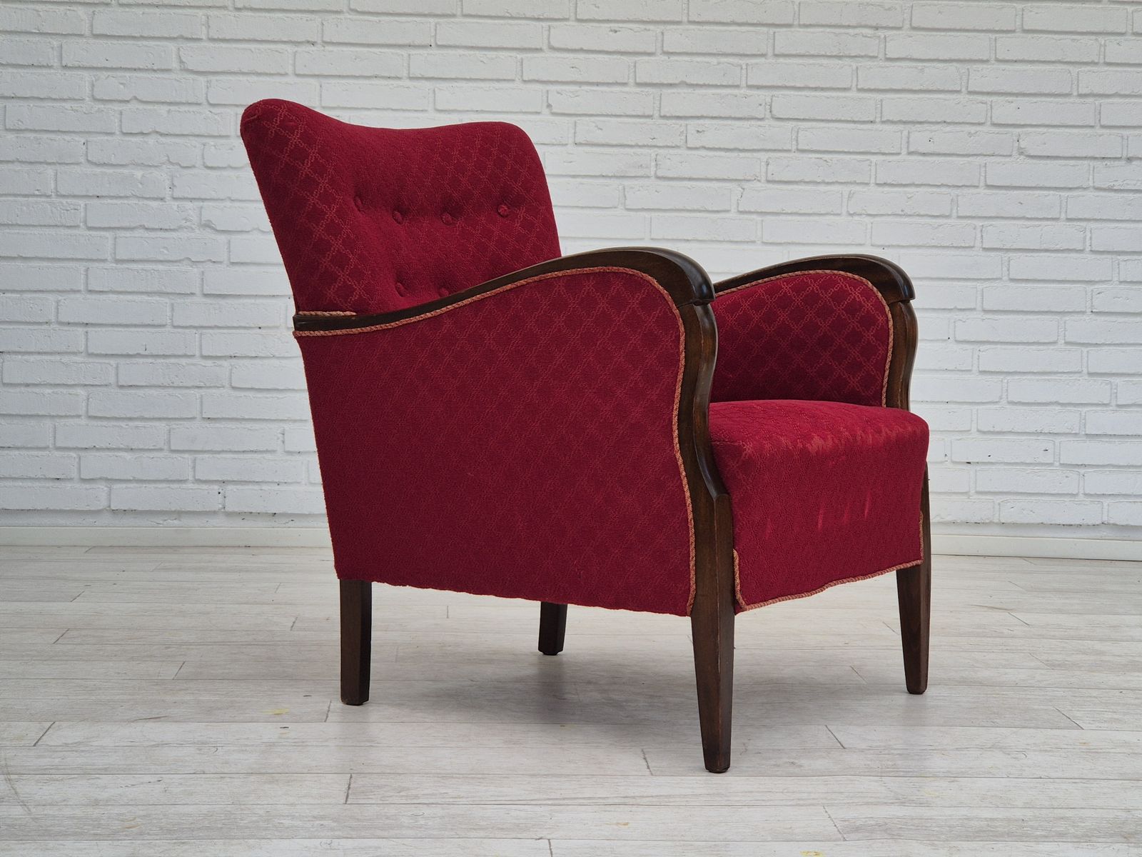 Ca. jaren 1950, Deens design, fauteuil, goede staat, rood katoenen wollen bekleding. photo 1070.0
