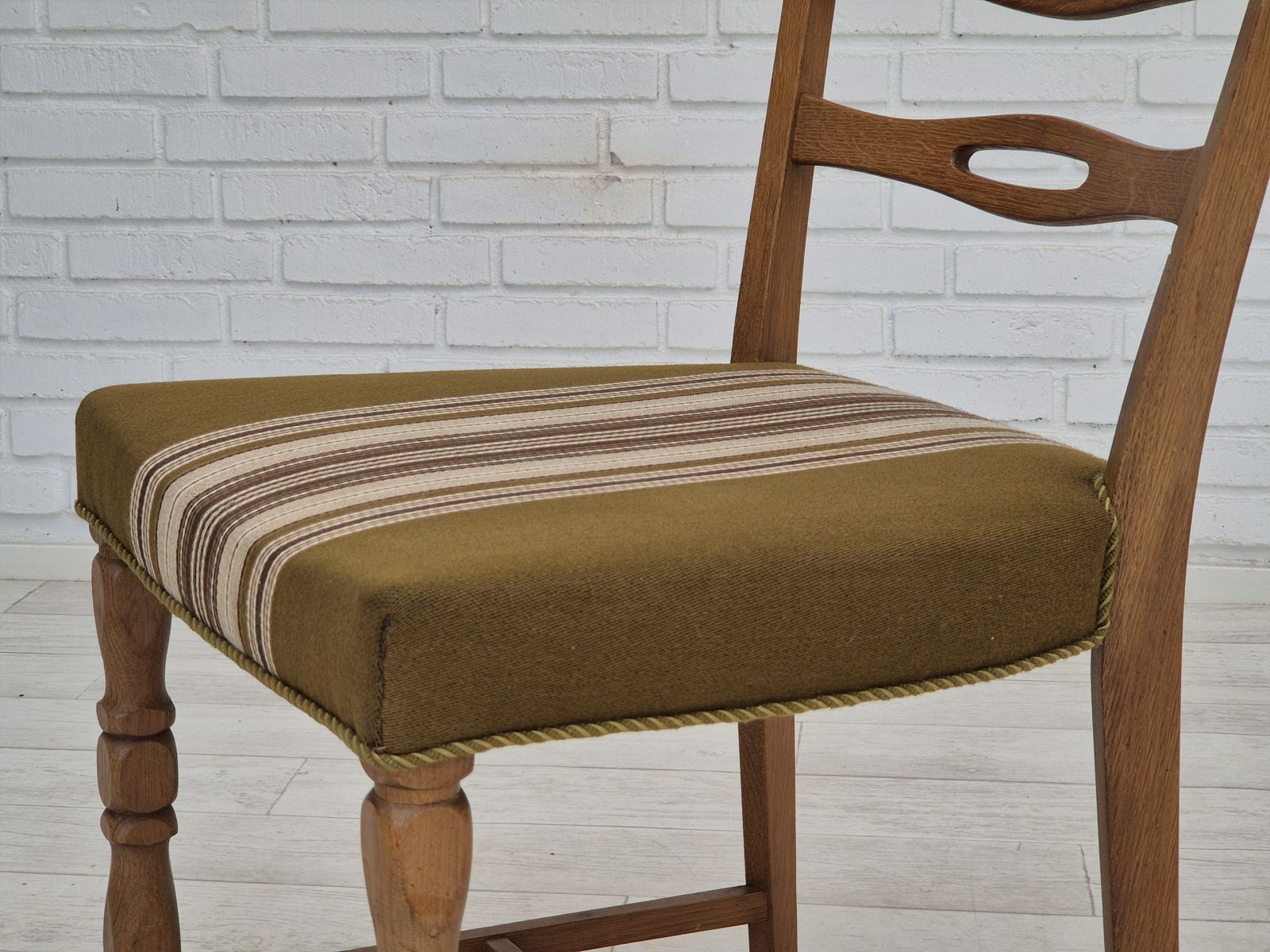 Ca. Jaren 1970, Set Van 4 Deense Eetkamerstoelen In Eikenhout, Groen Meubelwol. photo vinterior