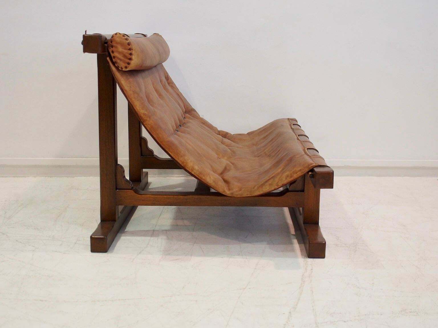 photo vintage 20th Century Brazilian Brown Leather And Hardwood Sofa