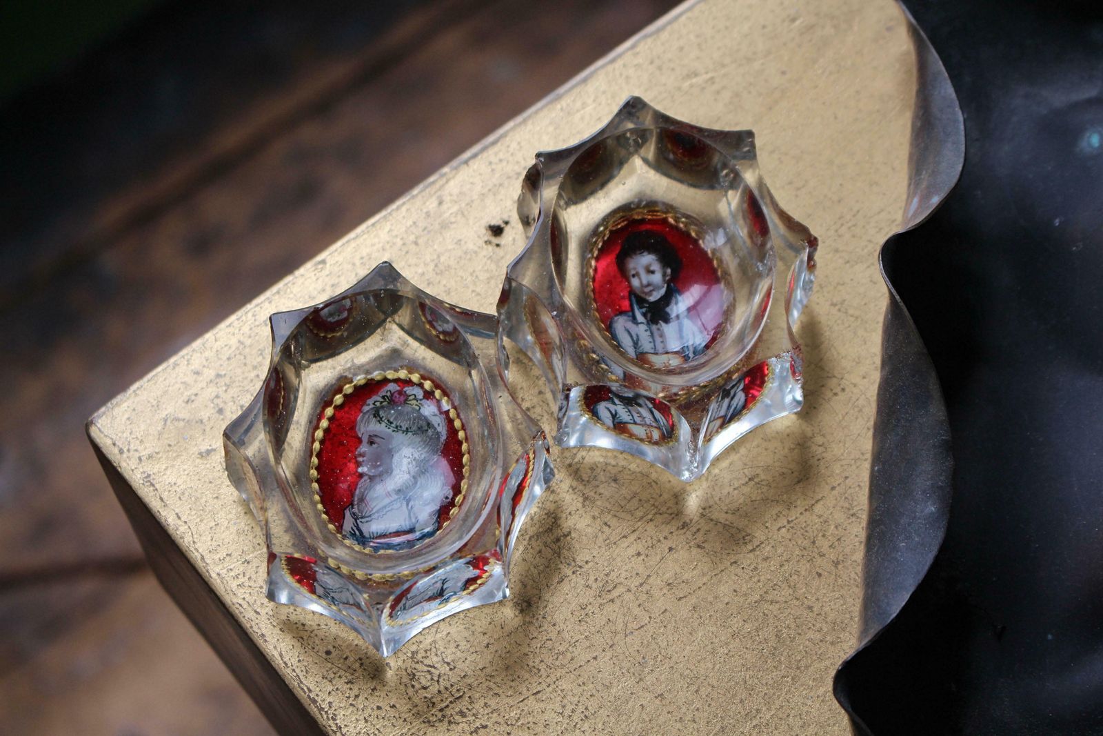 photo for sale 18th Century Georgian Reverse Painted Glass Lovers Open Salts Country House