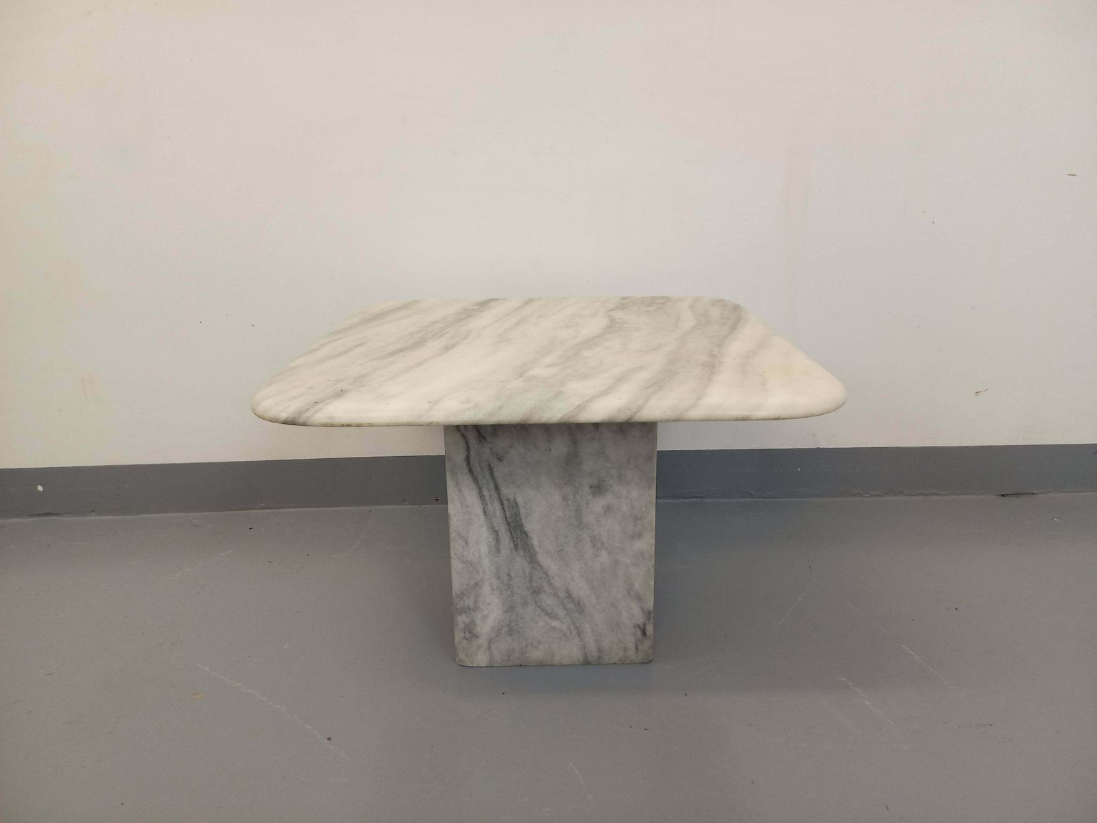 Table basse carrée en marbre blanc photo 1038.0