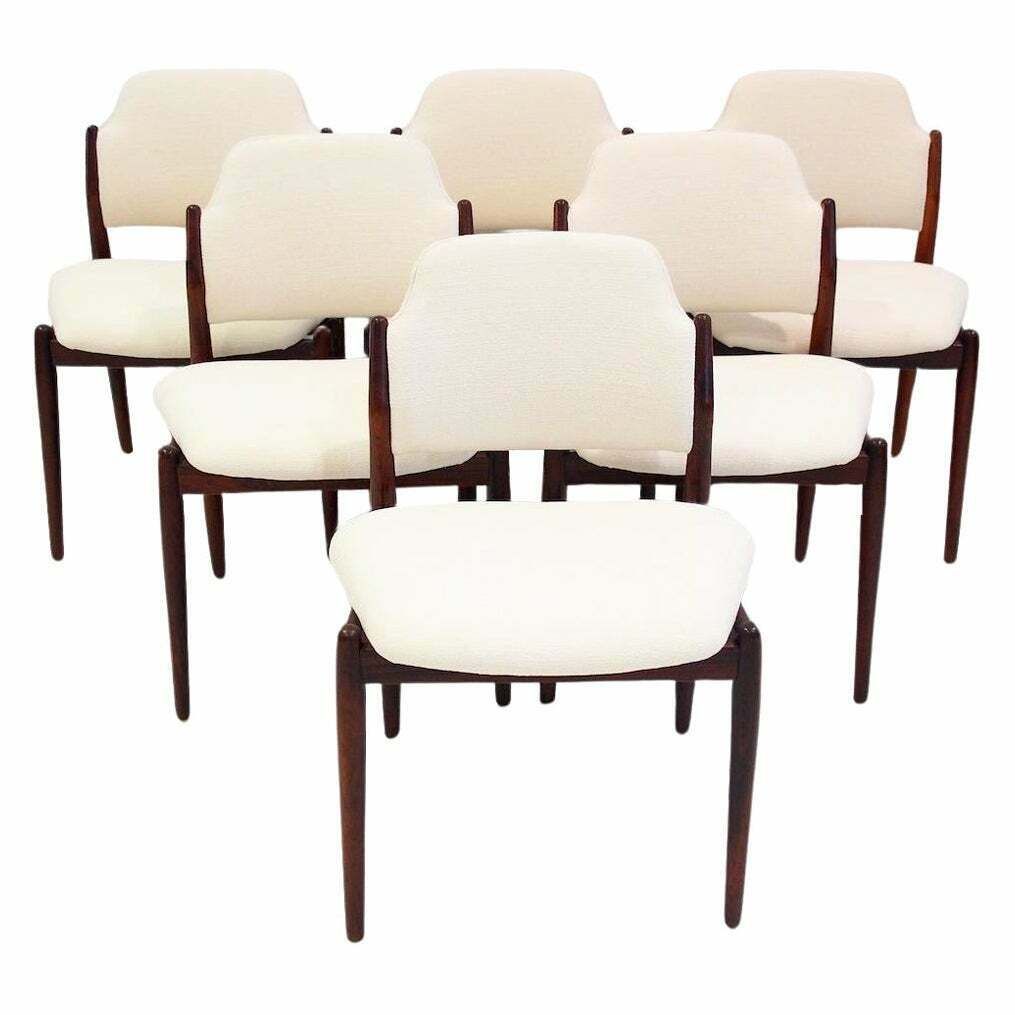 Set Of Six Arne Vodder For Sibast Hardwood Chairs With White Textile Covers