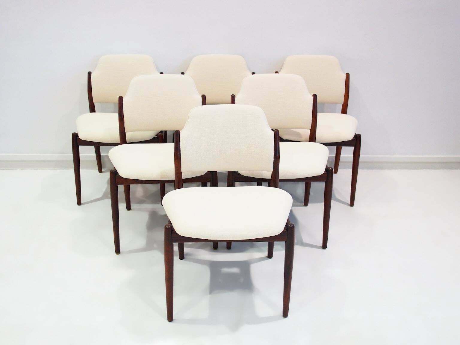 Set Of Six Arne Vodder For Sibast Hardwood Chairs With White Textile Covers photo for sale
