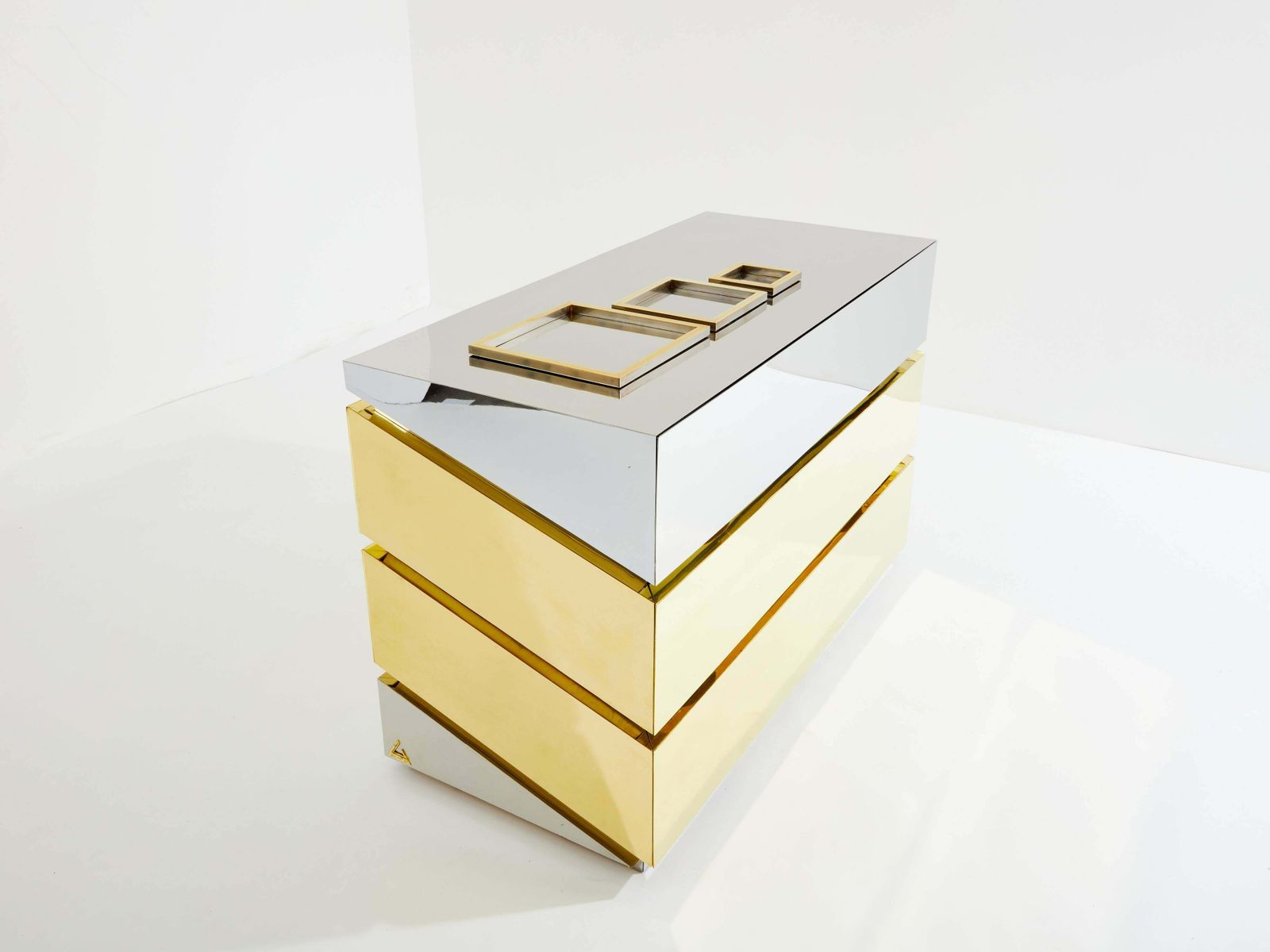 photo buy Commode Gabriella Crespi Mr Mme en chrome et laiton, 1972