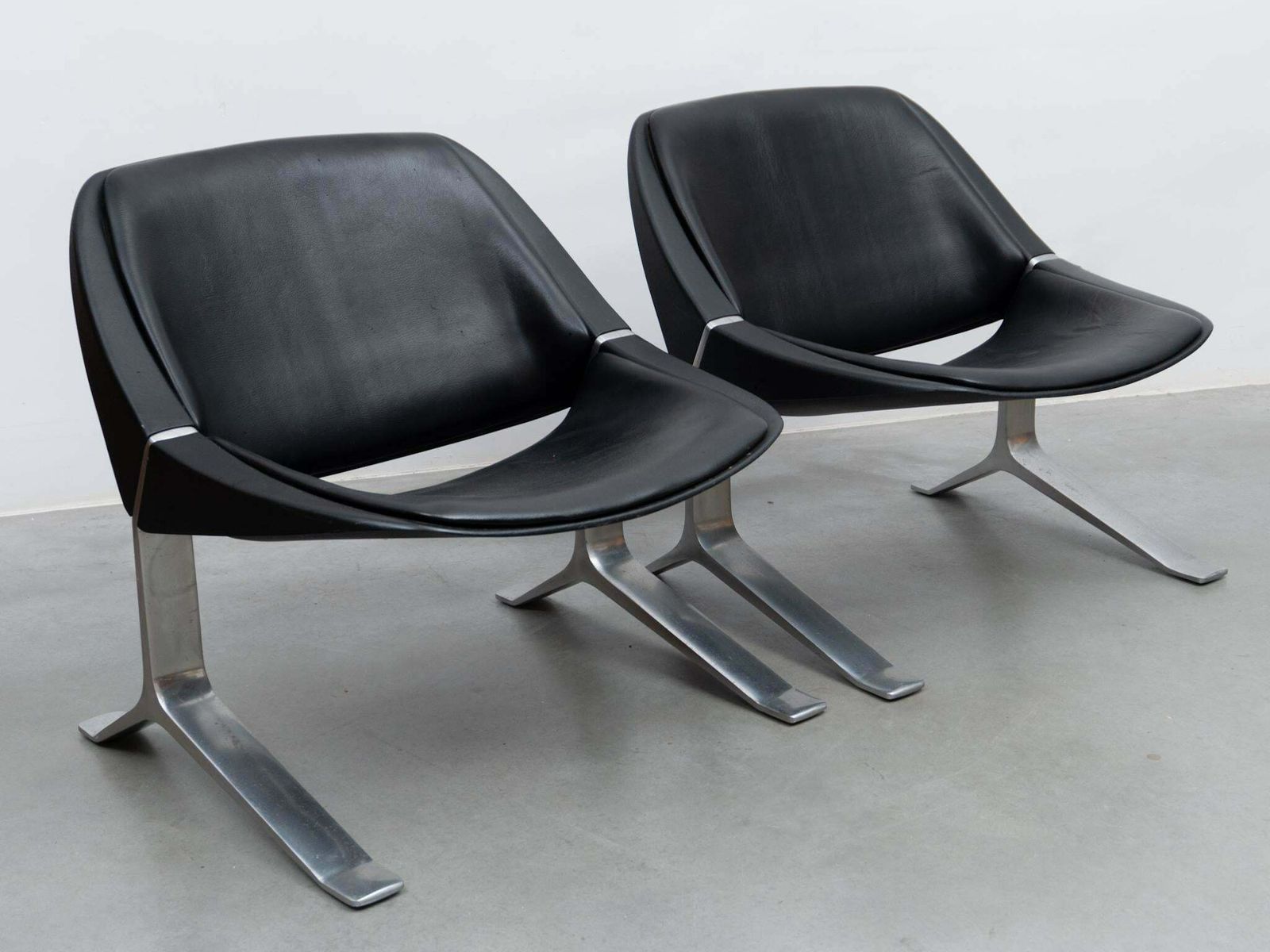 photo buy Pair Of Knut Hesterberg Lounge Black And Chrome Club Arm Chairs, Germany 1971