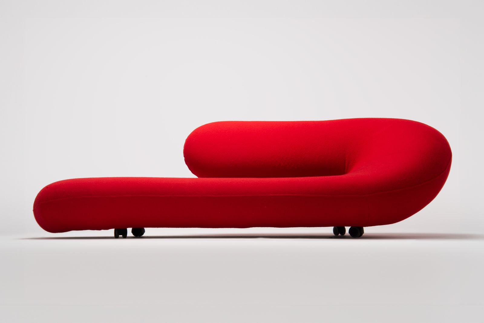 Chaise Longue 'Cleopatra'   Geoffrey Harcourt photo buy
