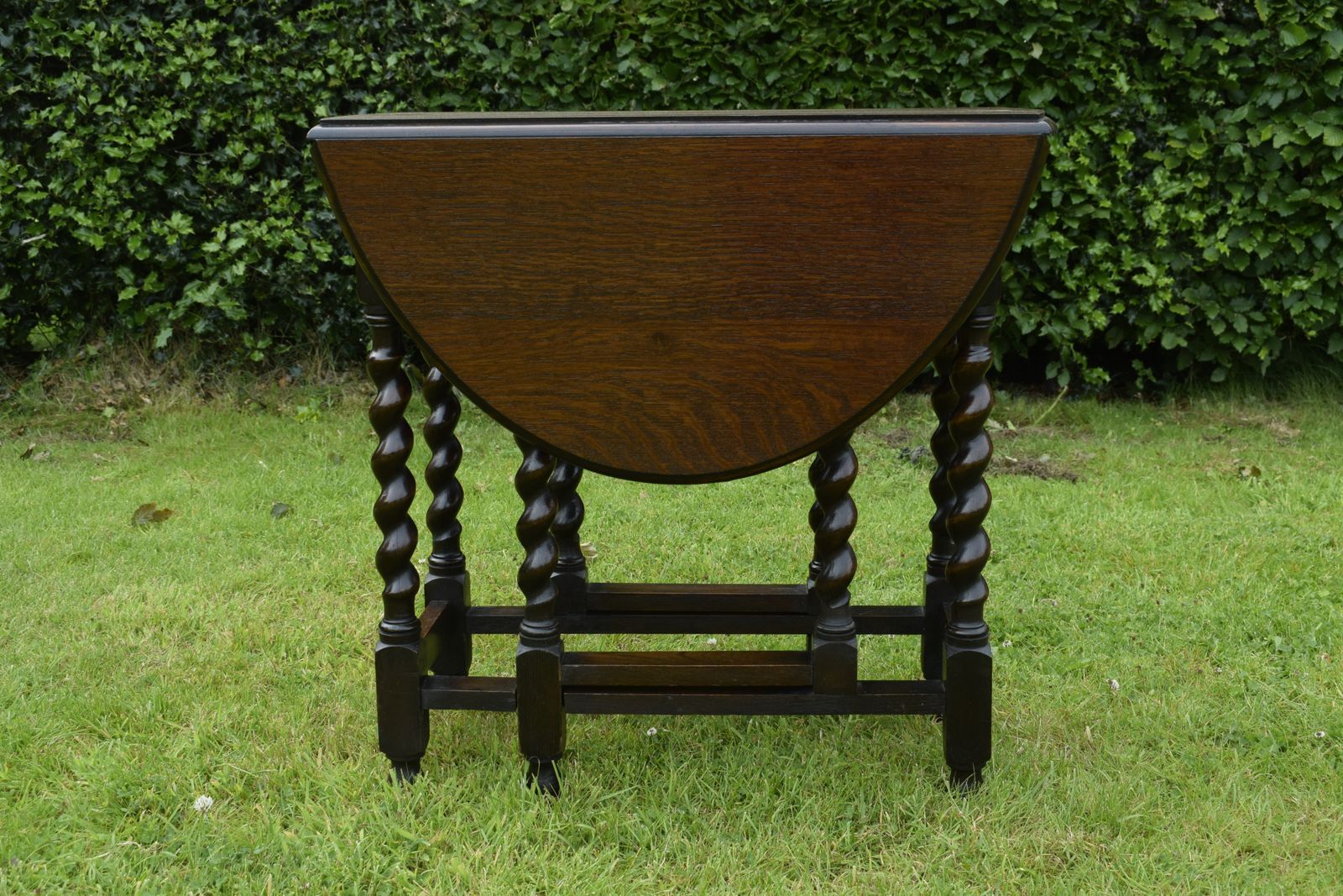 photo furniture Oak Gateleg Dining Table, 1910s