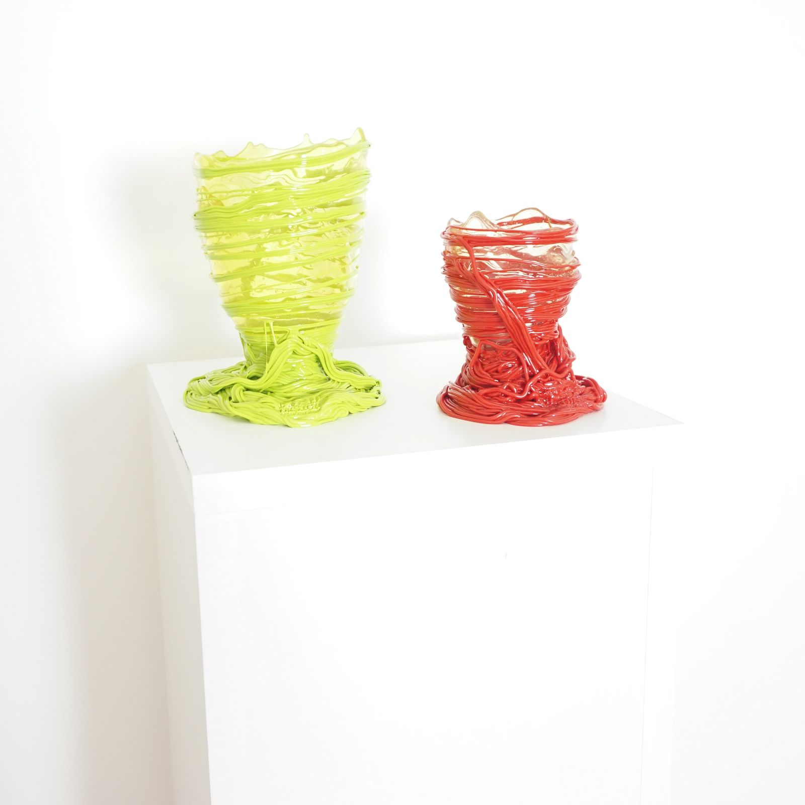 Gaetano Pesce Resin Vases – Fish Design photo vinterior