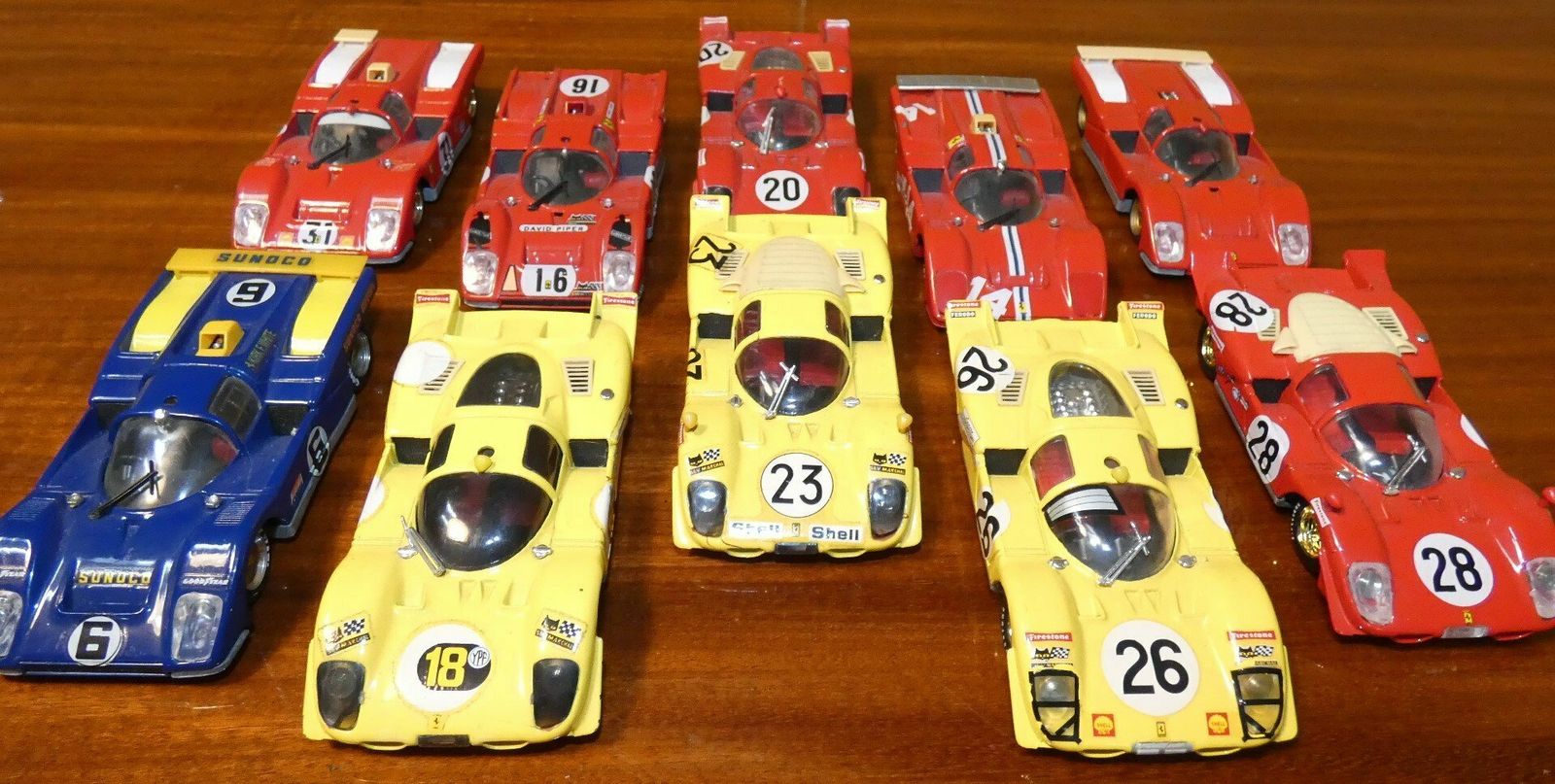 photo vintage Set Of 64 Models From The Scuderia Ferrari Historical Archive Collection, In 1/43 Scale By Brumm – Italy 1980s