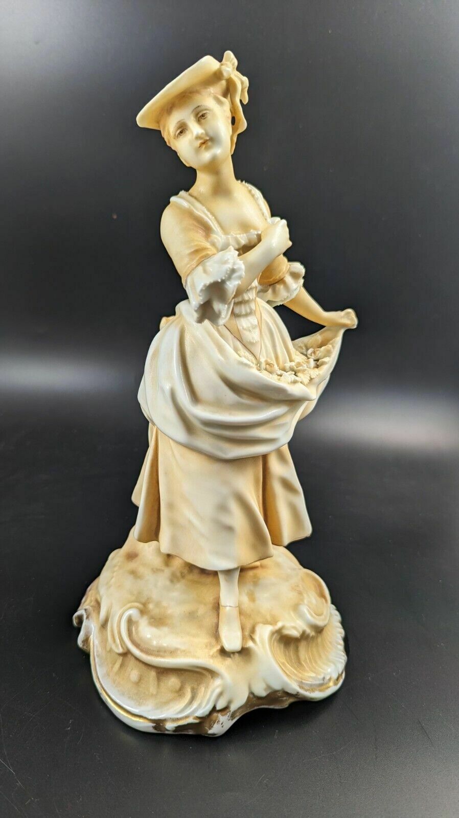 photo furniture Parian (Biscuit Porcelain) Woman Figurine By Sitzendorf, C.1887 1900.
