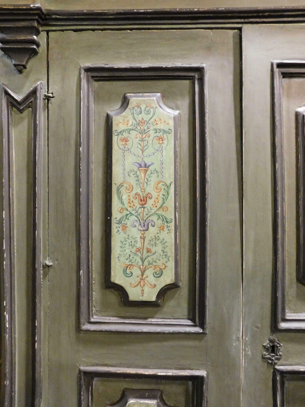 Double Door Wardrobe In Carved And Painted Wood, Italy photo vinterior