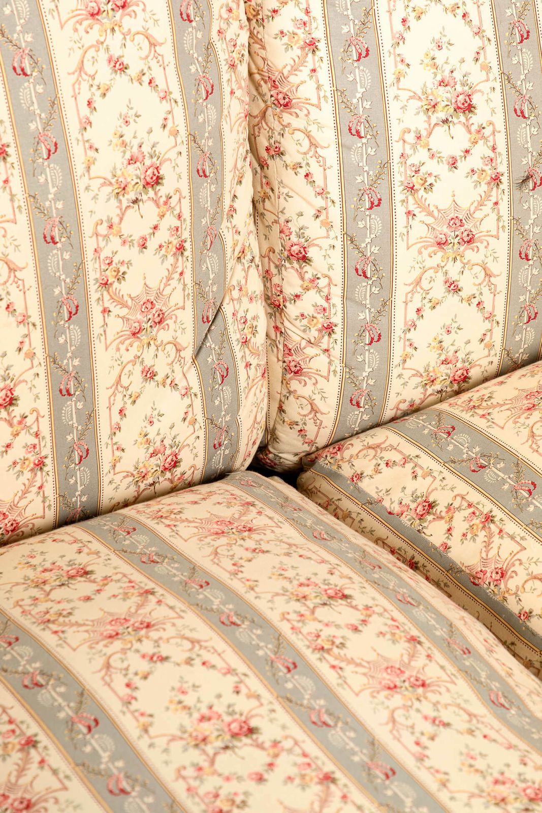 Furniture Howard And Sons ‘Grantley’ Sofa photo