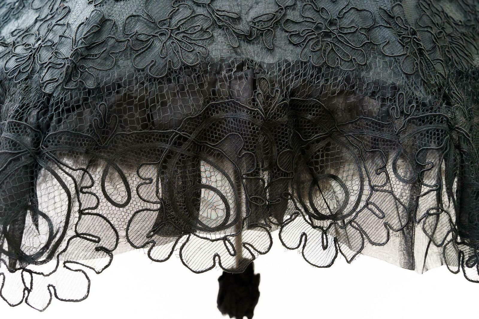 Parasol Made Of Silk And Fabric Around 1920s photo 776.0