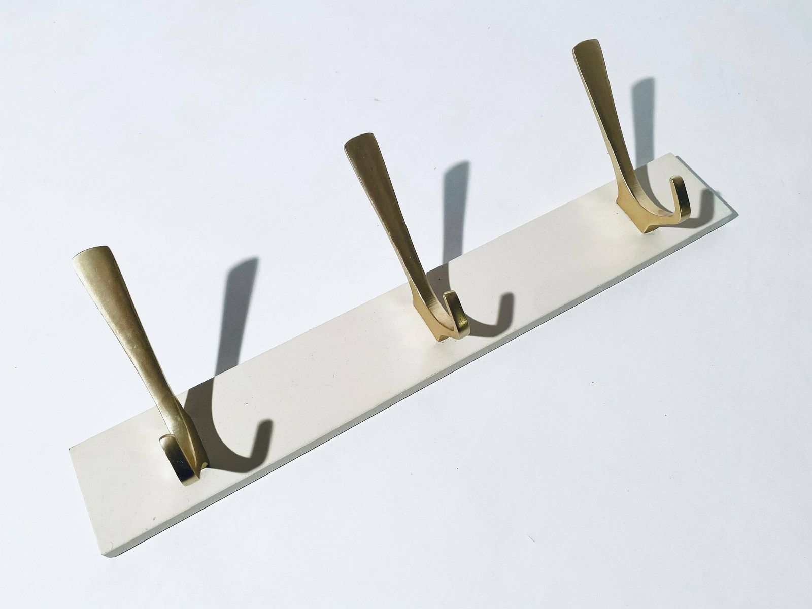 Elegant Mid Century White & Gold Wooden Coat Rack Hook / Vintage Rockabilly Decor 1950s