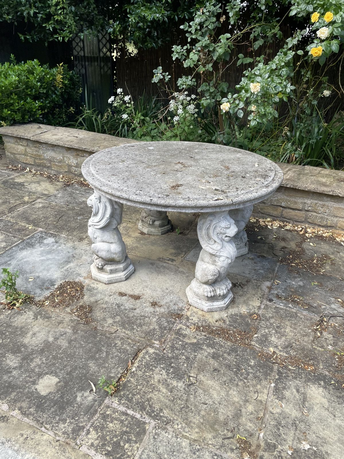 Stone Outdoor Circular Table With Lion Supports Rrp £1459