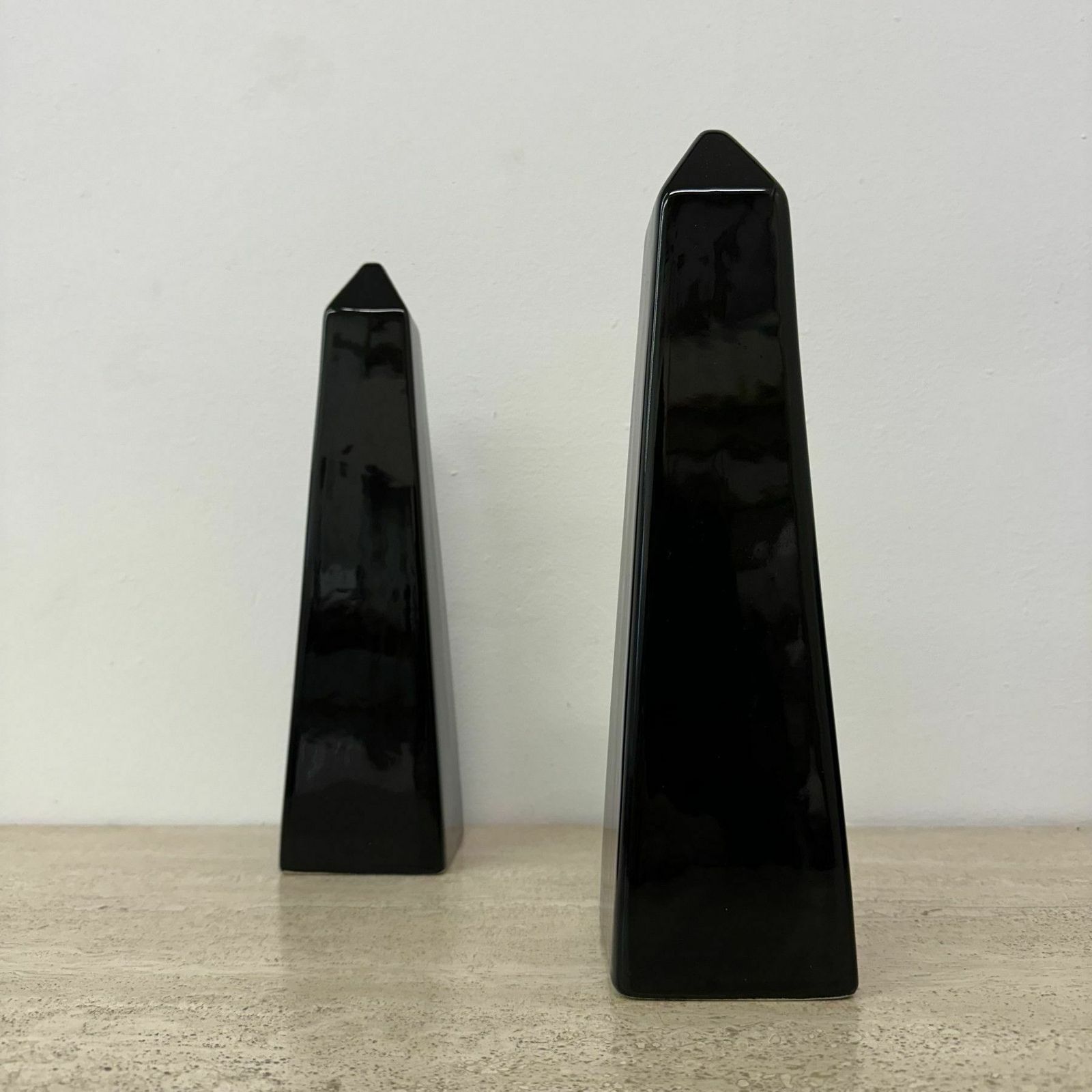 Set Van 2 Keramische Sculpturen In Memphis Stijl, Jaren 1980 photo furniture