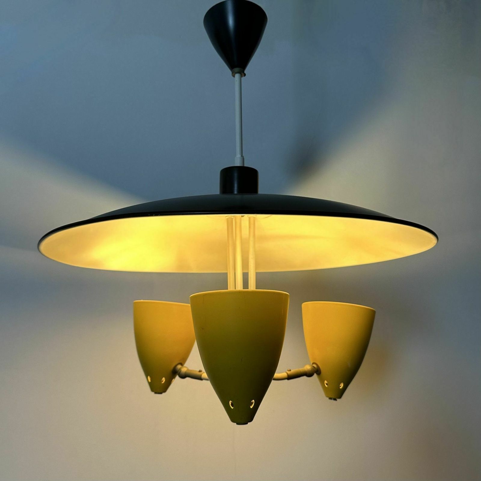 Hala Zeist Hanglamp J.H. Busquet Pendant, Ca. Jaren 1950 photo for sale