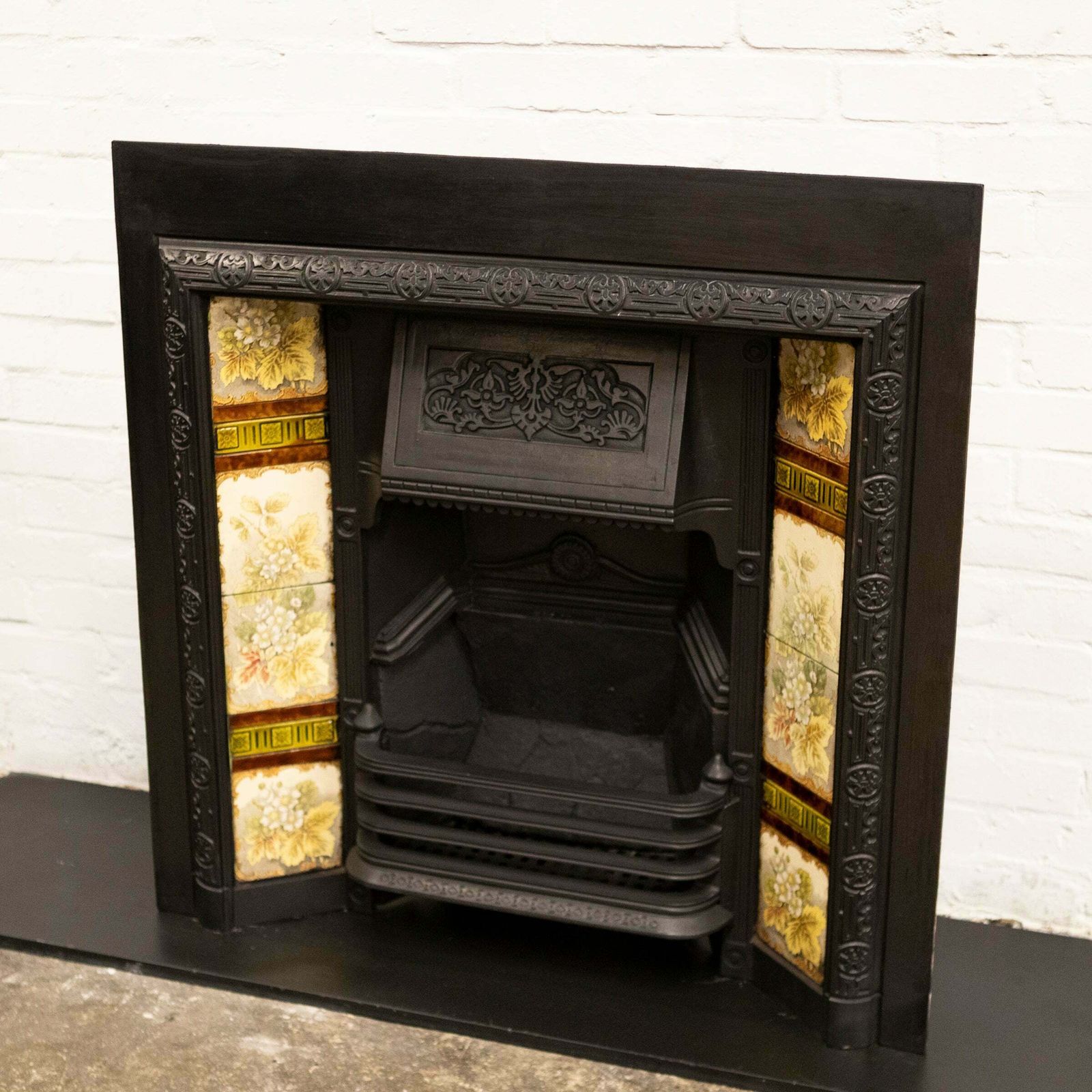 photo furniture Antique Victorian Tiled Fireplace Insert