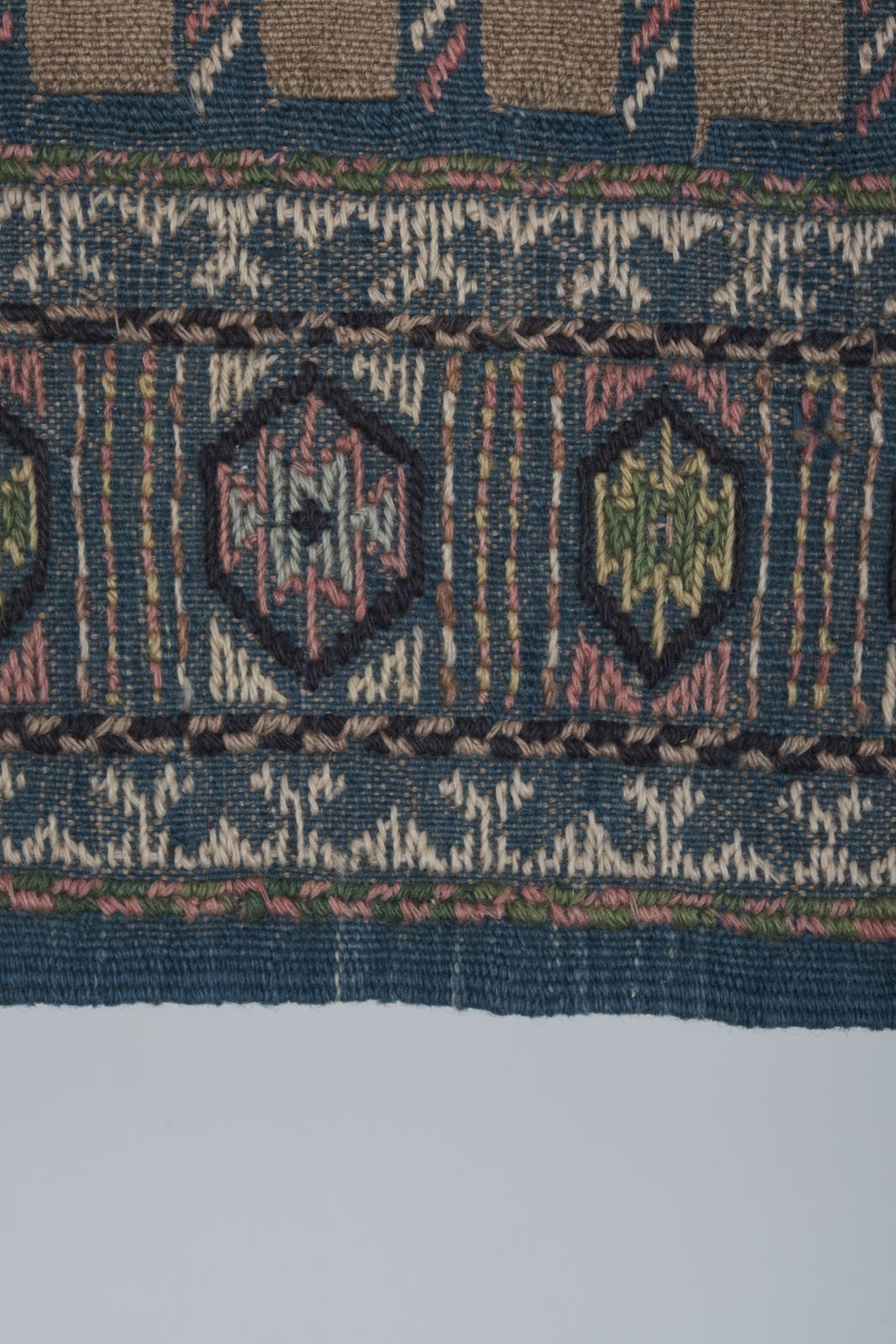 Handwoven Tribal Embroidery Animal Soumac Kilim Rug 3'1'' X 13'3'' photo vintage