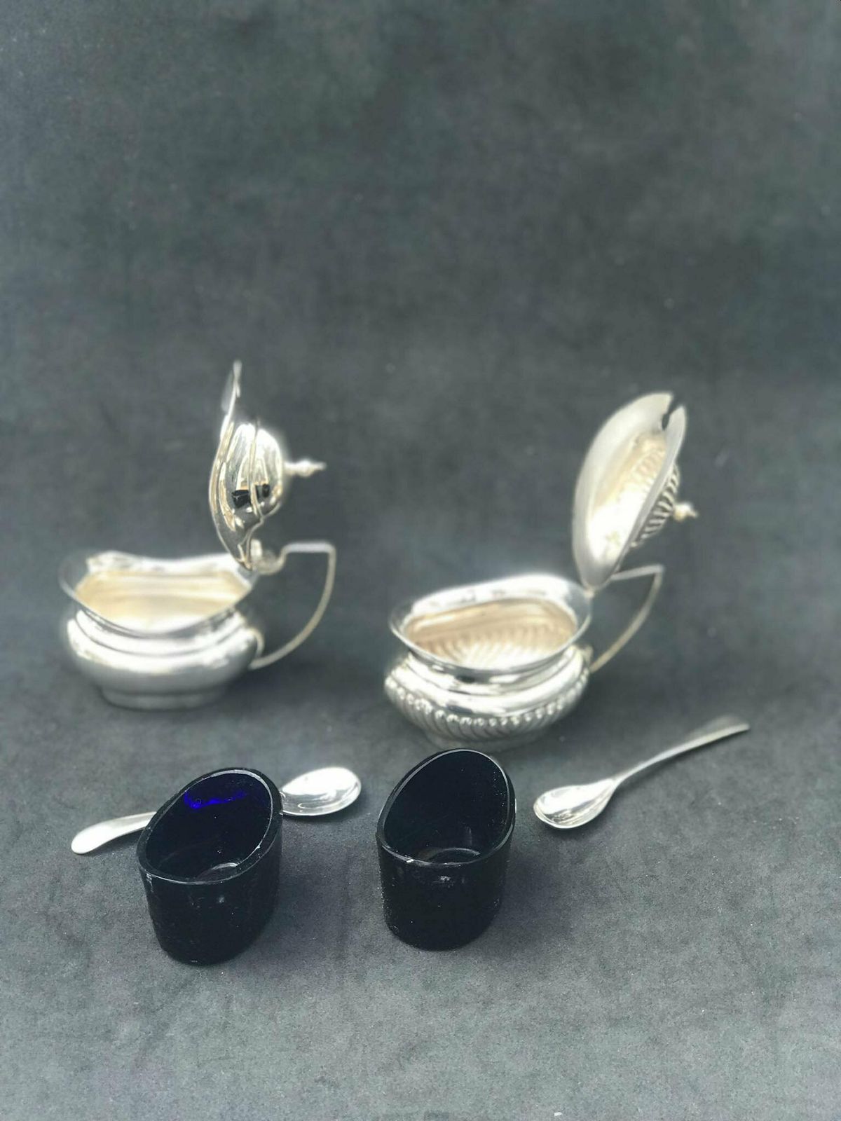 Victorian Salt And Pepper Cellars With Lid And Glass Insert Condiment Set Gift For Couple Wedding Antique Gift English Silver Plated photo furniture