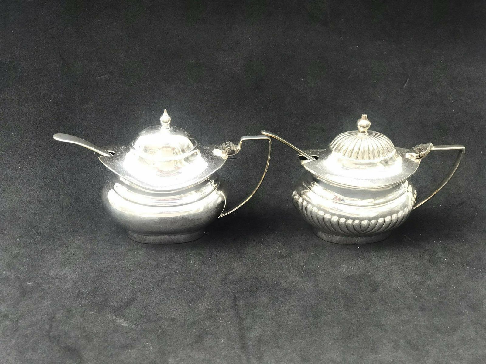 Victorian Salt And Pepper Cellars With Lid And Glass Insert Condiment Set Gift For Couple Wedding Antique Gift English Silver Plated photo vinterior