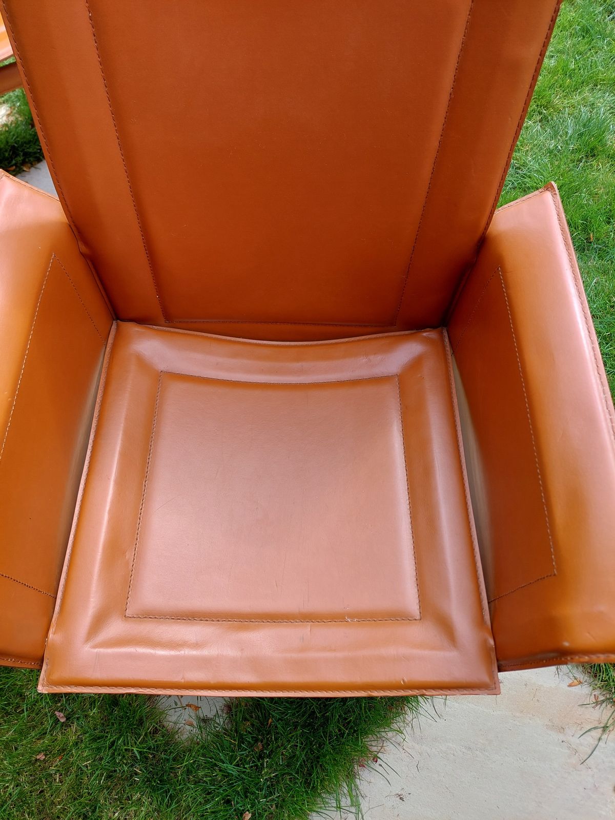 20th Century Tito Agnoli Model "Korium" Camel Leather Armchairs photo vinterior