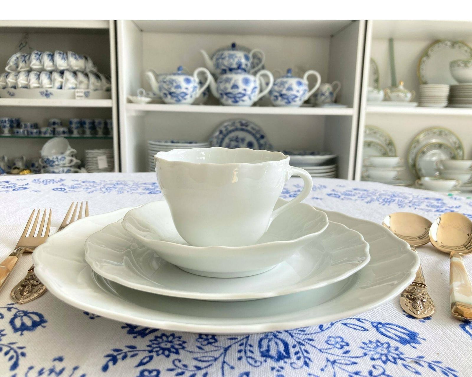 Witte Porseleinen Borden | Servies Met Kopjes En Schoteltjes | 24 Delig Voor 6 Personen | Hutschenreuther photo Woonaccessoires
