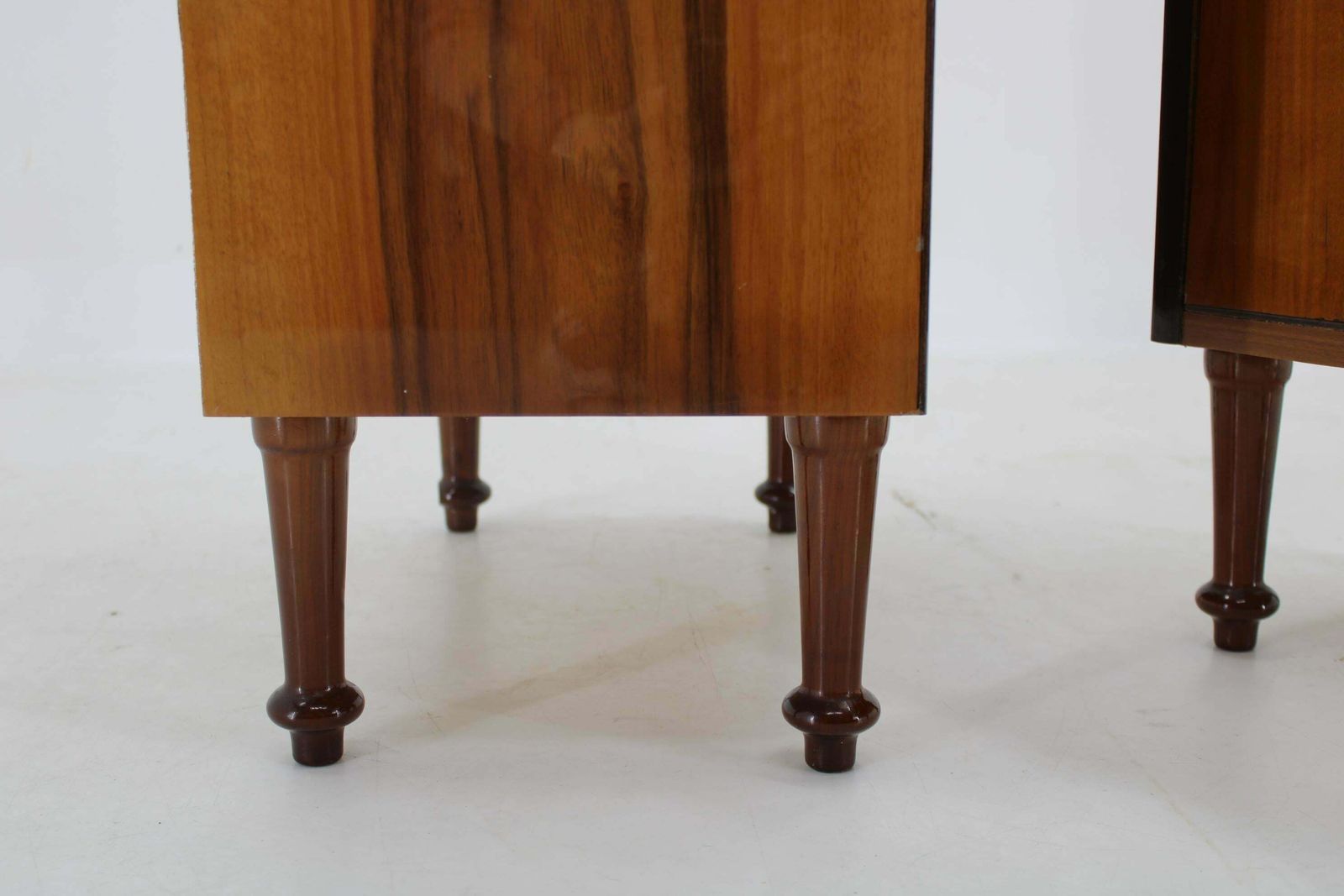 photo furniture 1960s Pair Of Nightstands In Walnut Finish, Italy