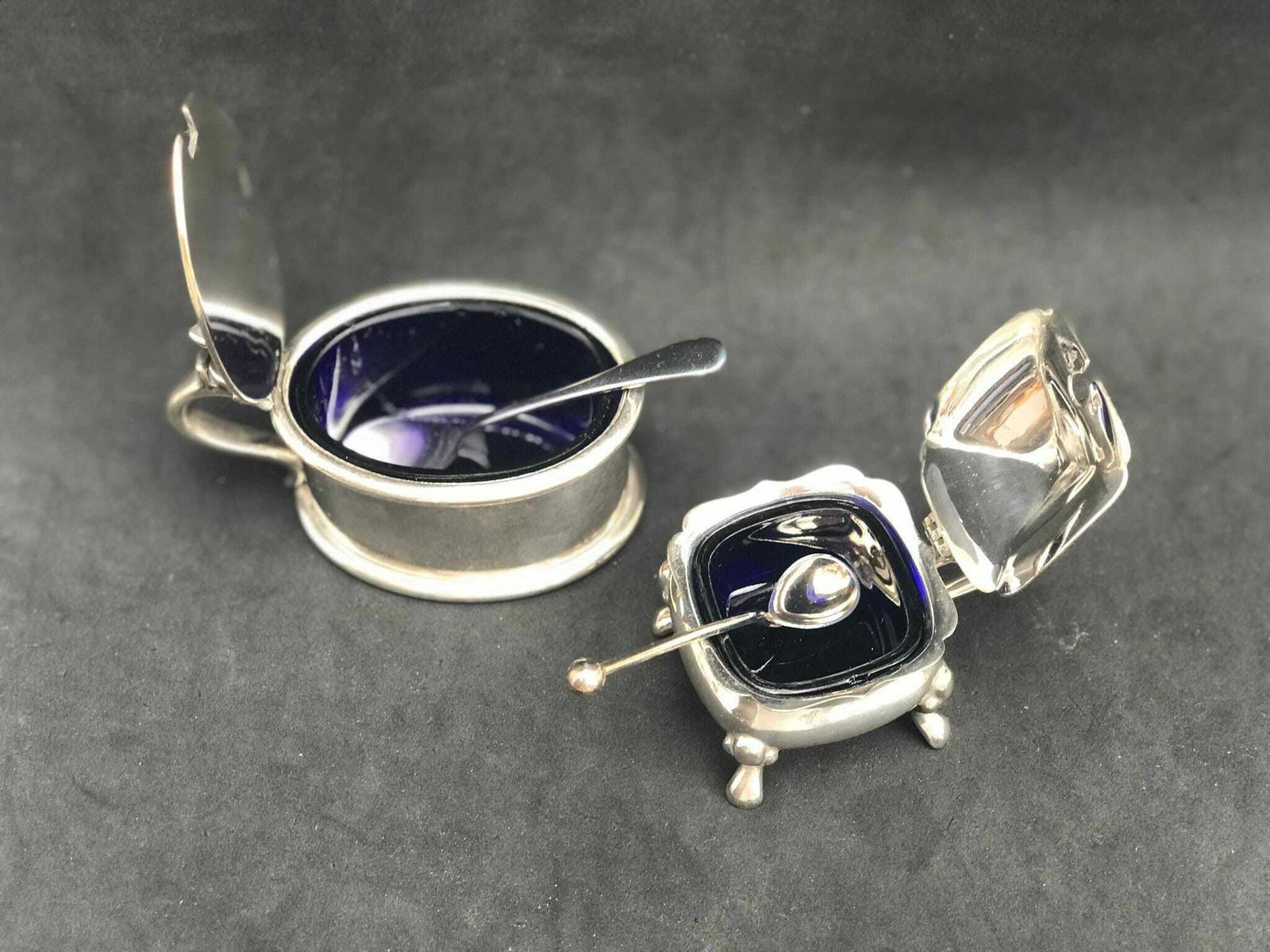Victorian Salt And Pepper Cellars With Lid And Glass Insert Condiment Set Gift For Couple Wedding Antique Gift English Silver Plated photo for sale