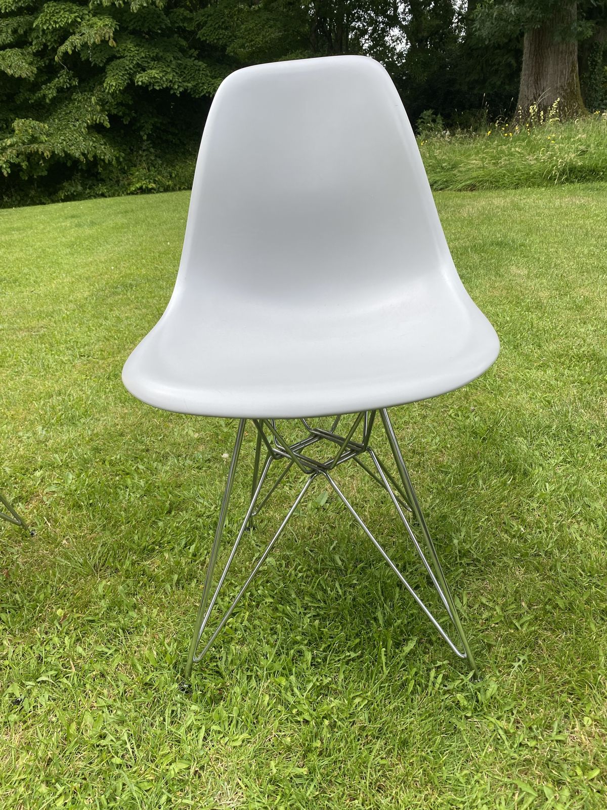 Six Vitra Eames Dsr Chairs Re photo vintage