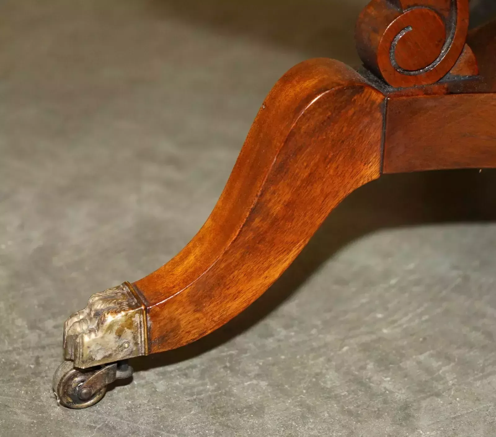 photo vinterior Fully Restored Museum Quality English Regency Circa 1820 Rosewood Book Table