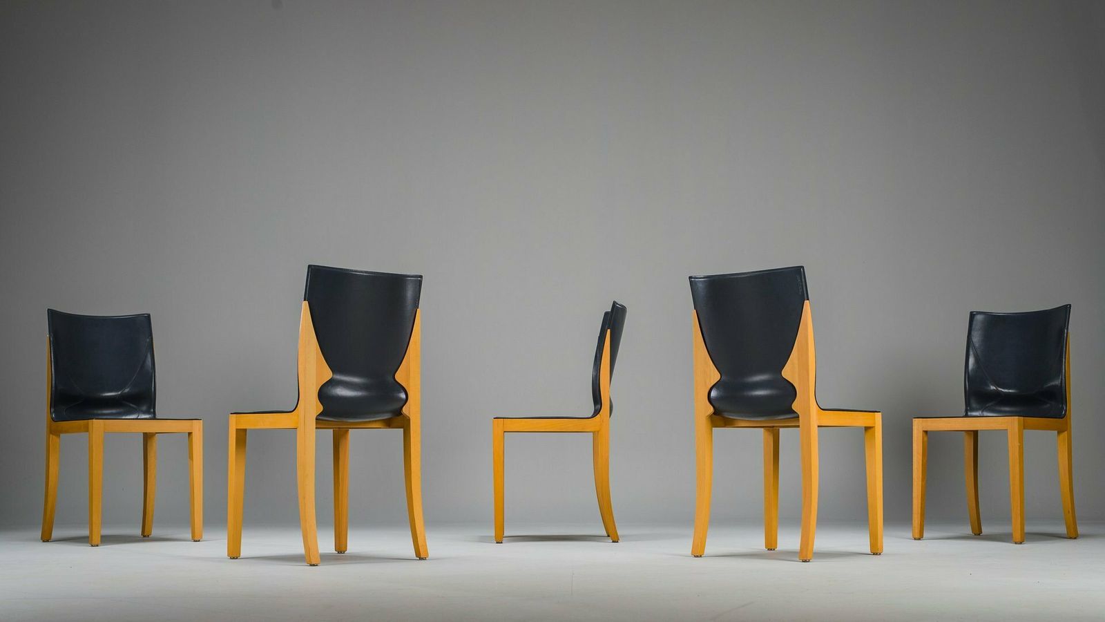 photo furniture Dining Chairs By Matteo Grassi, 1995, 5 . Set