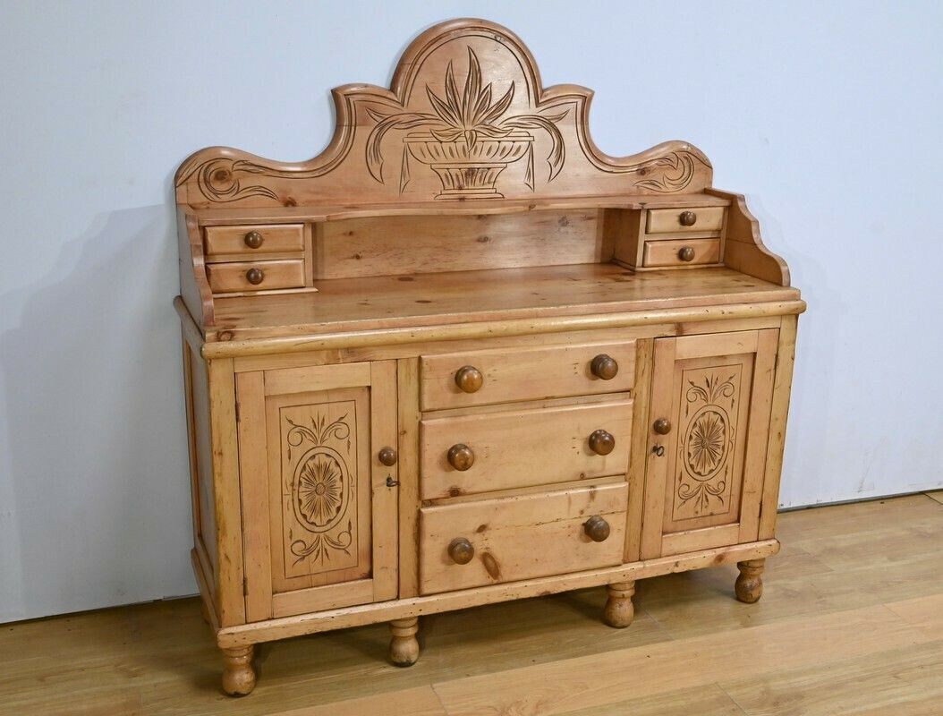 Pine Sideboard, Wales – 1920, 1920s photo furniture