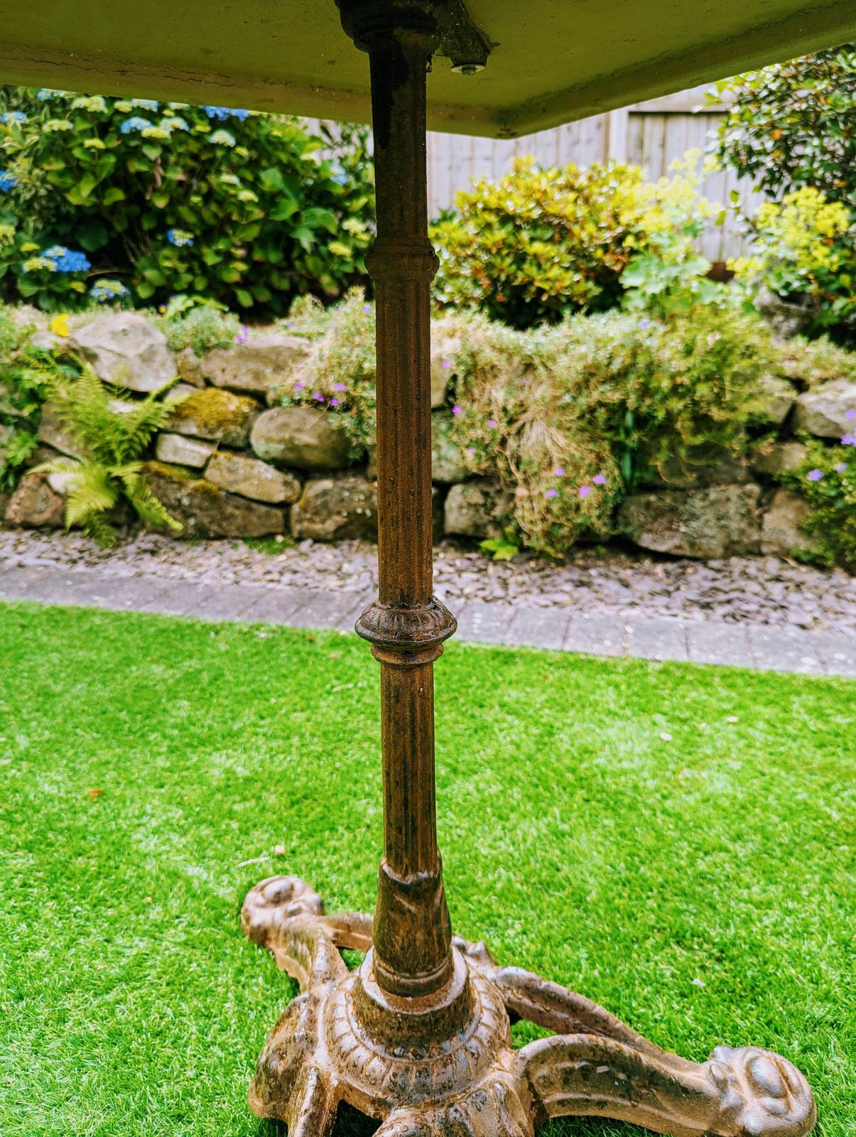 photo furniture Vintage Marble Style Decorative Iron Bistro Table  Thierry 0199.