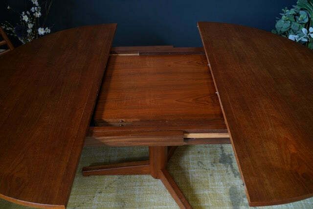 photo furniture Mid Century Danish Extendable Teak Dining Table With 6 Erling Torvits Chairs
