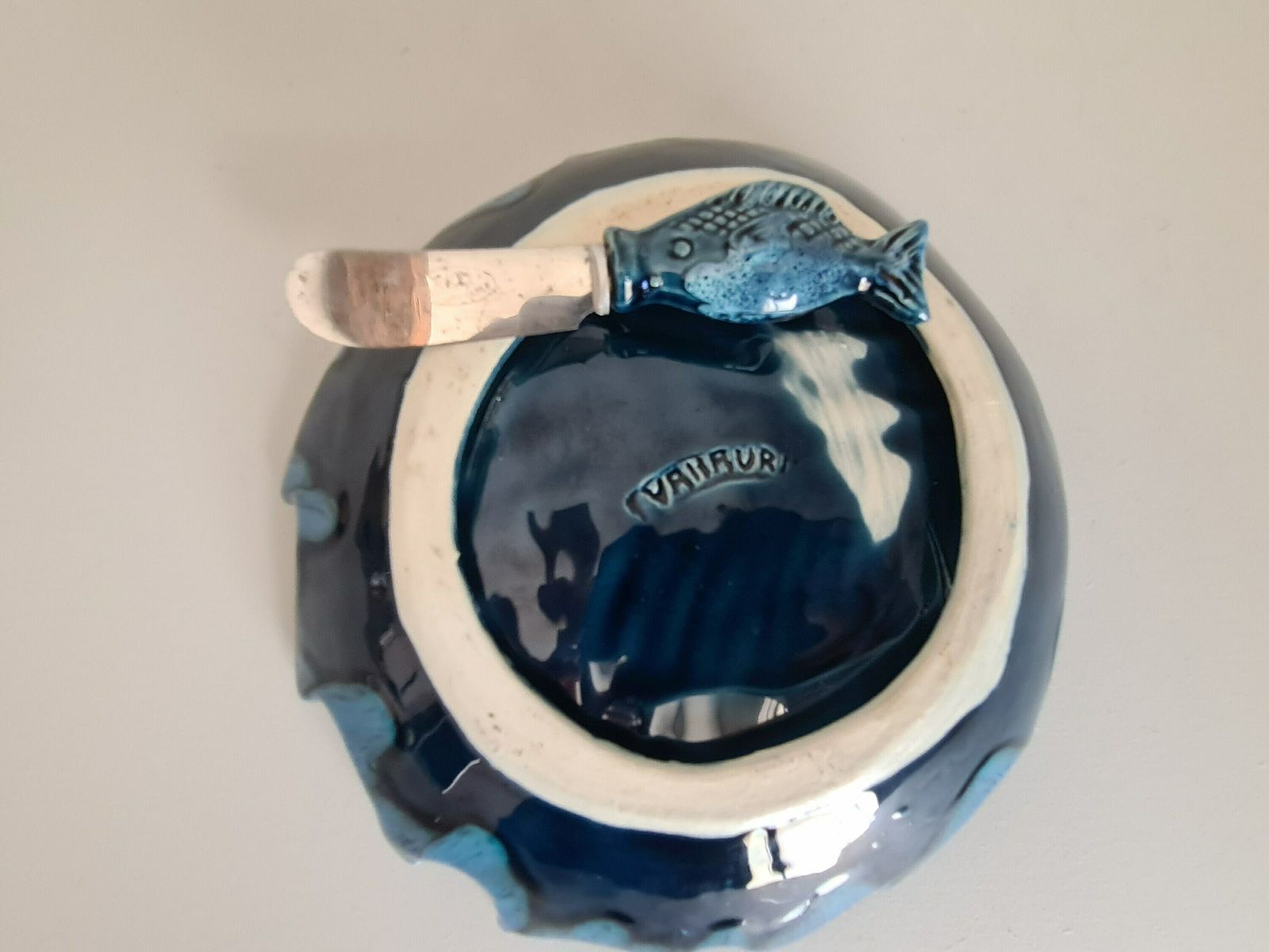 Ceramic Butter Dish Signed Vallauris Fish Decor And Its Knife / Fish / Ceramic / 1960 / French Riviera / Mid Century / 20th photo 166.0