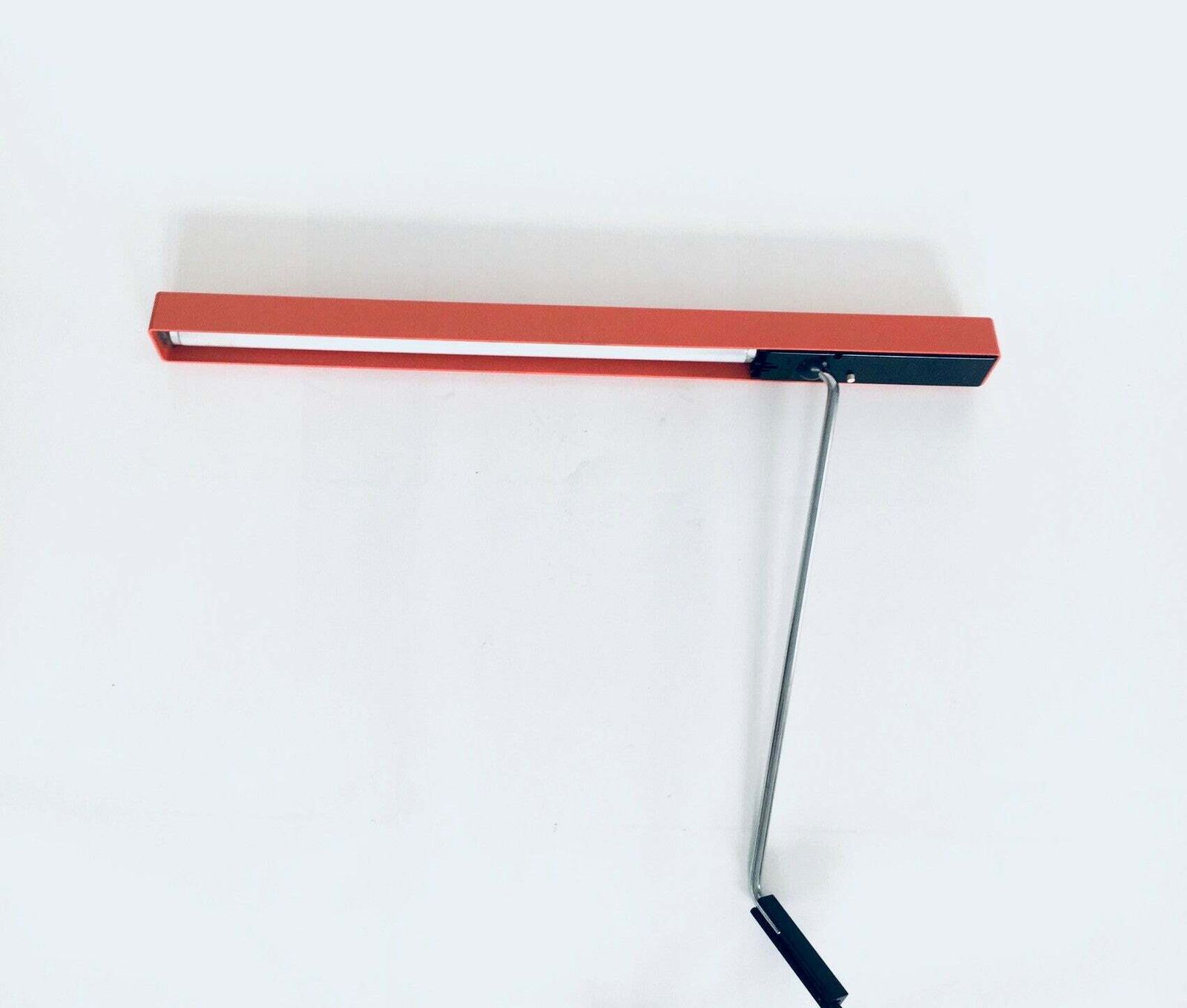 600.0 1970's German Design Swing Arm Mounted Desk Lamp By Aeg photo