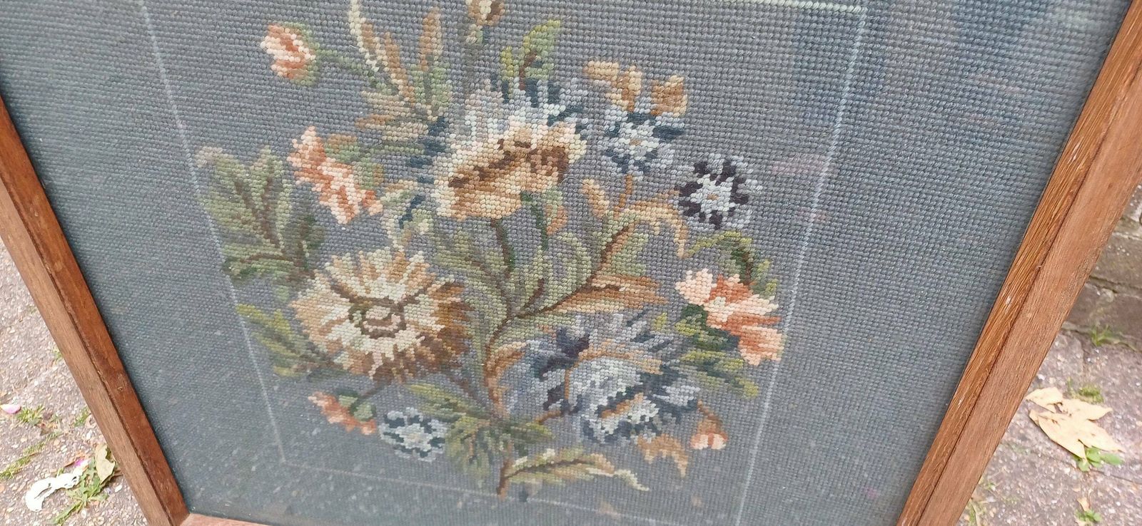 Top Quality Oak Mid 20th Century Fire Screen Flower Floral Still Life photo Home Fixtures