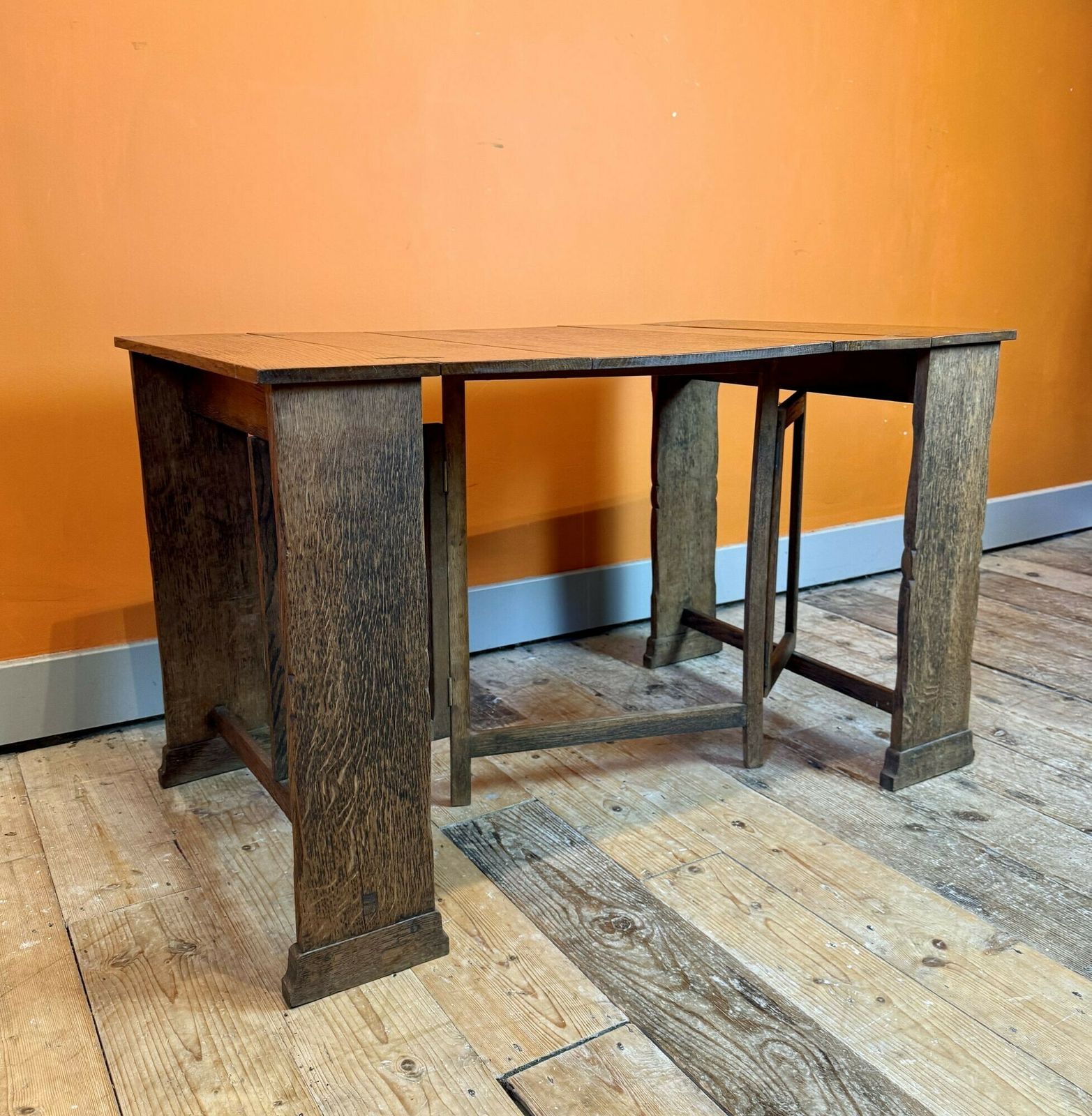 photo furniture Cotswolds School Metamorphic Oak Table Attributed To Fred F. Foster