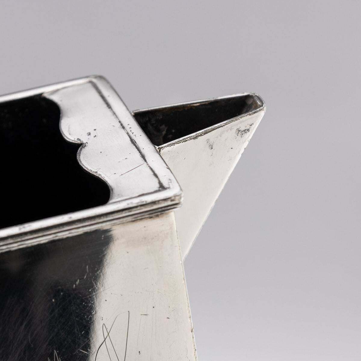 photo vinterior Antique 20thc Art Deco Silver Plated & Enamel Water Jug, King George IV Whisky